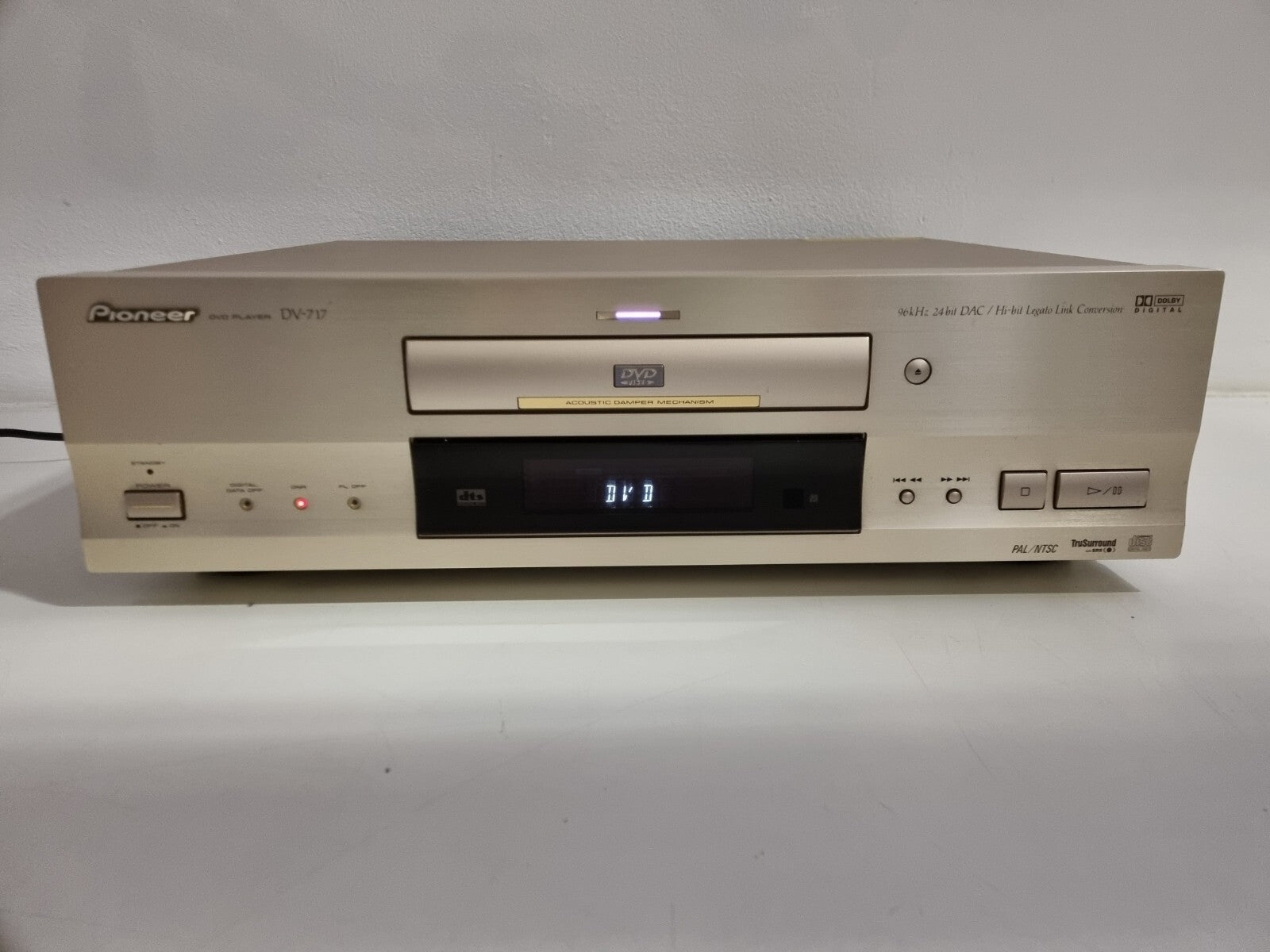 Pioneer DV-717 DVD Player96KHz 24 bit DAC/Hi-Bit - CD player with remote