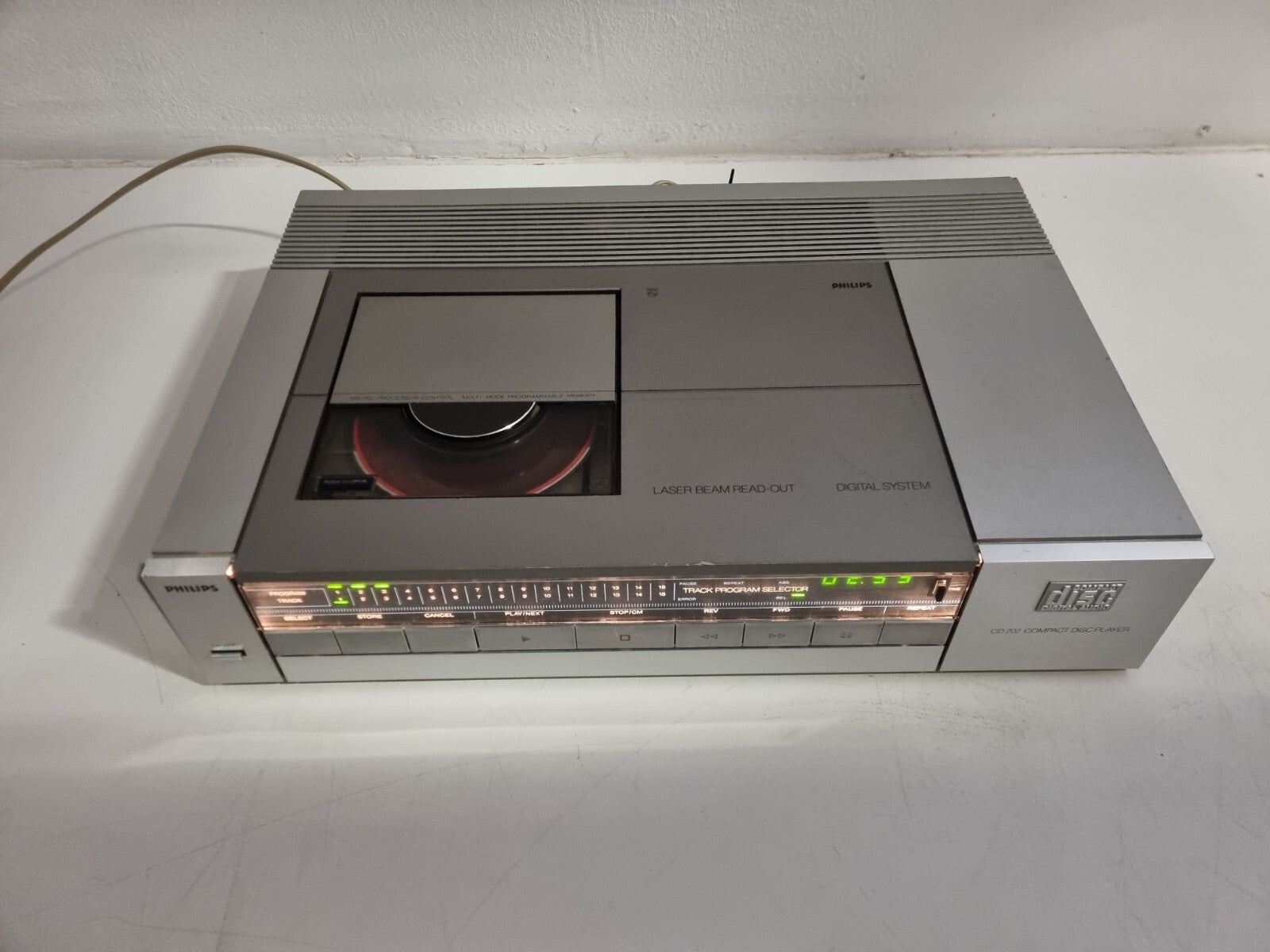 Philips CD-202 - laser beam read-out CD player - Made in Belgium -fully Serviced