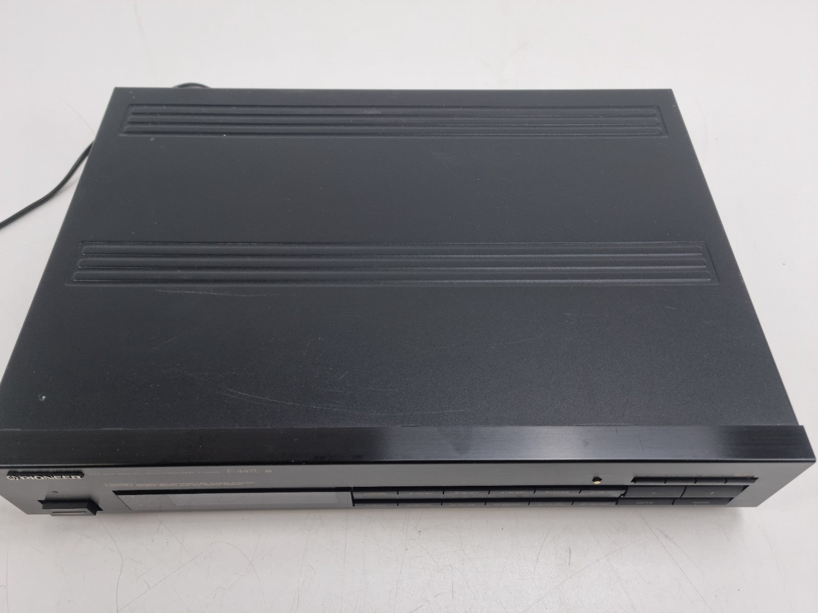 Pioneer F-447L - FM/AM Digital Synthesizer - Tuner - Mint condition