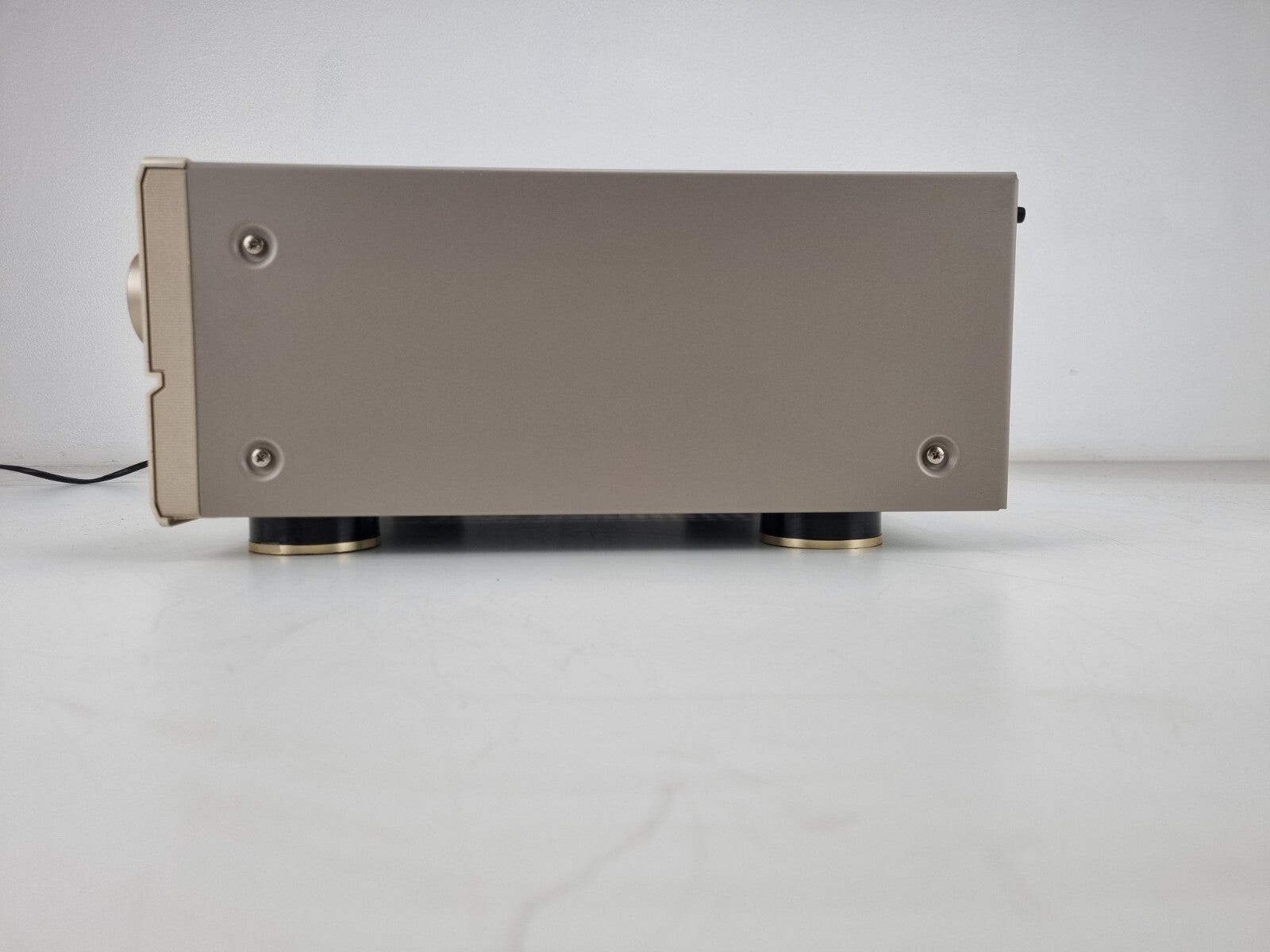 Denon AVR-1802 5.1 Stereo Receiver - Champagne