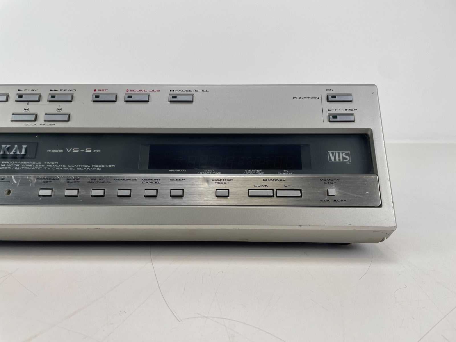 Akai VS-5EG VHS Video Cassette Recorder - Sold as is