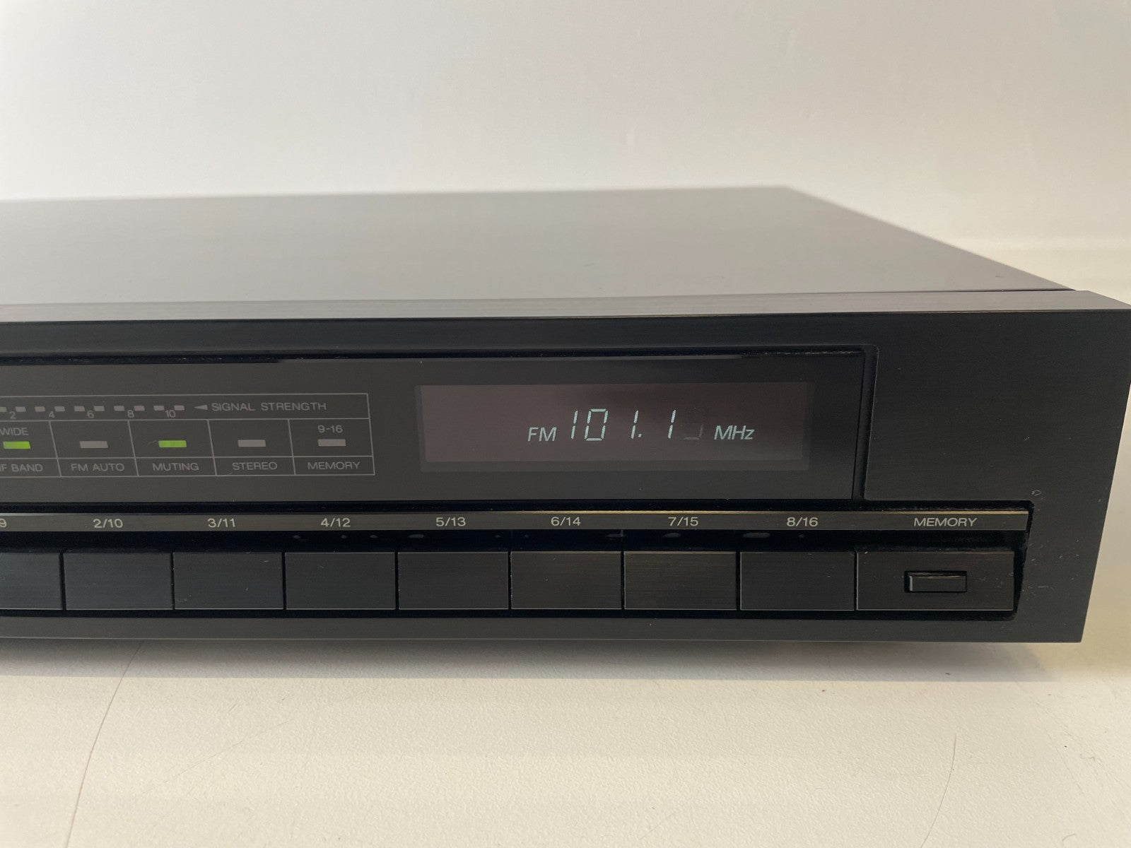 Akai AT-52L Stereo AM/FM-tuner – Zo goed als nieuw