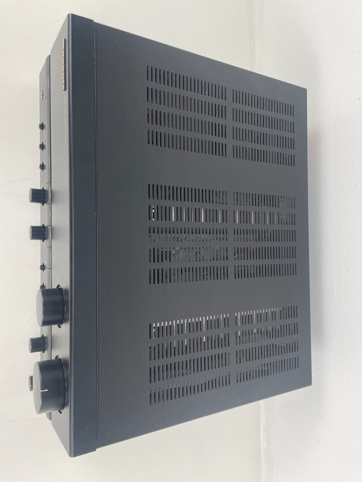 Marantz PM-80 Integrated Amplifier - 100 wat into 8 Ohm - Made in Japan