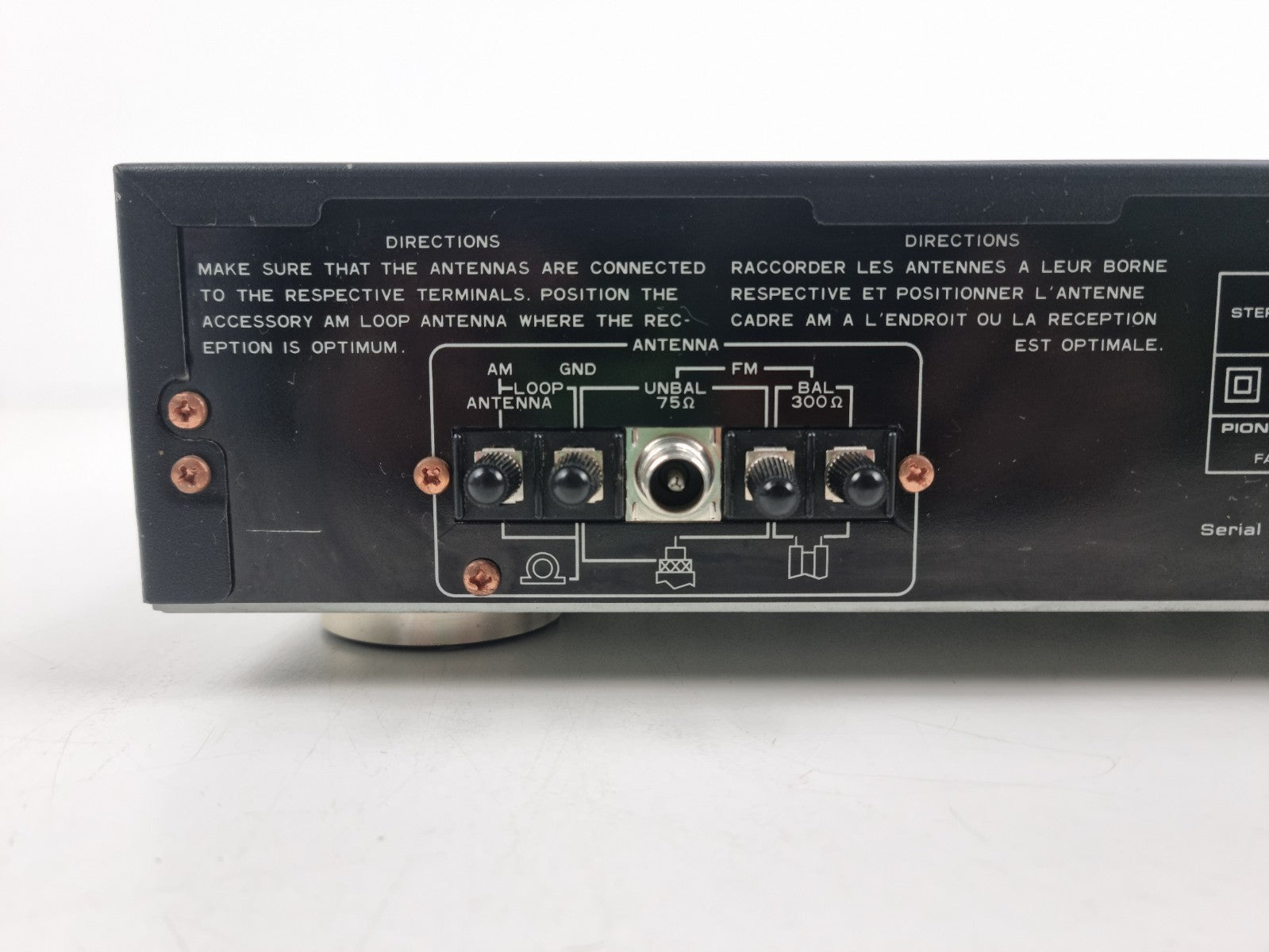 Pioneer F-447L - FM/AM Digital Synthesizer - Tuner - Mint condition