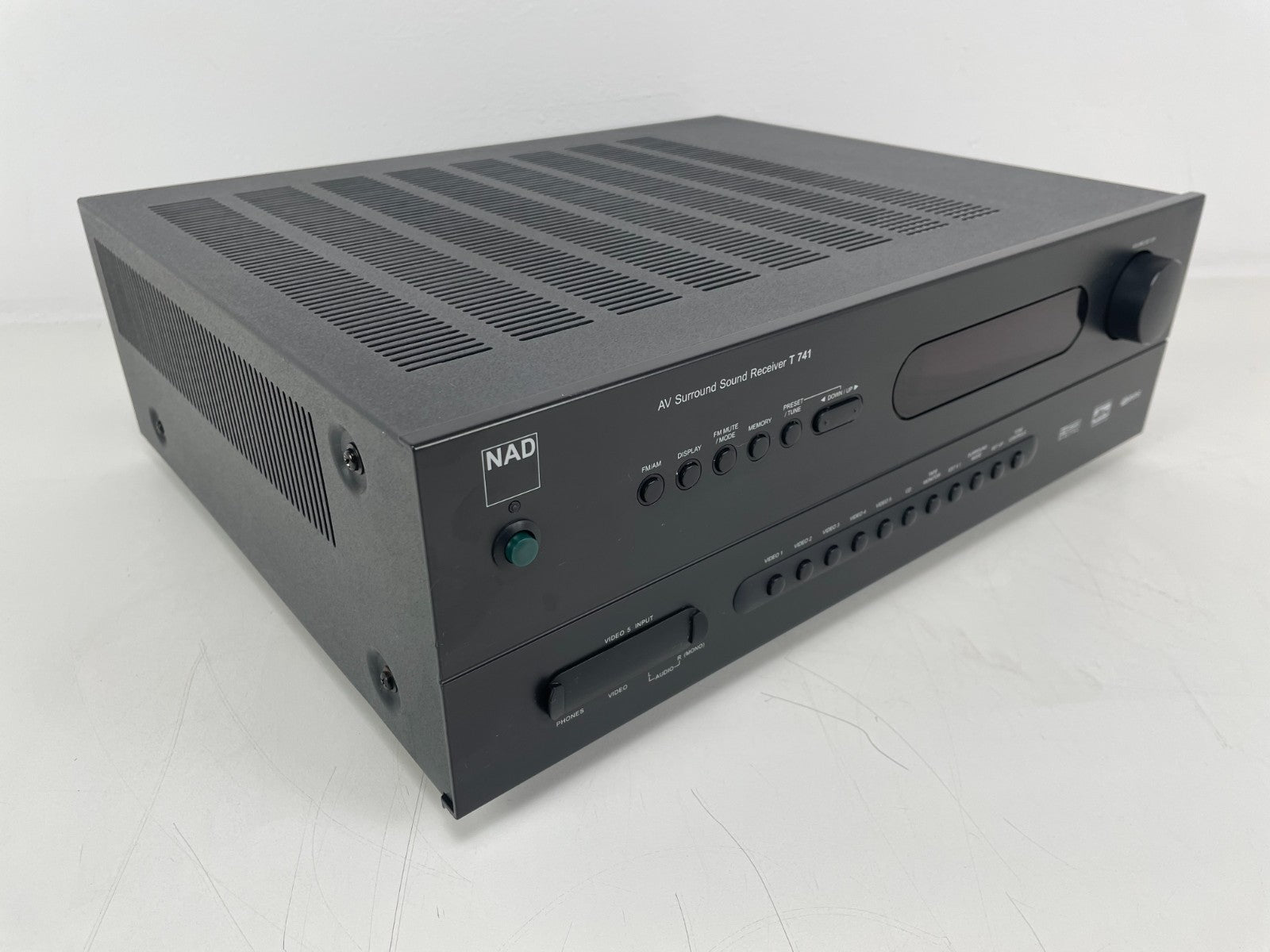 NAD T-741 Surround Receiver – 60 watts per channel into 8Ω