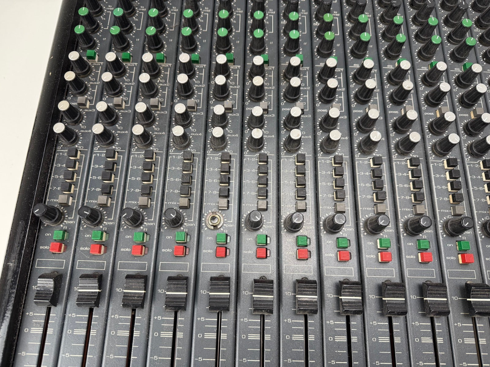 D&R Stylyx Modular Analog Mixer 16-4-2 - Inc. PSU