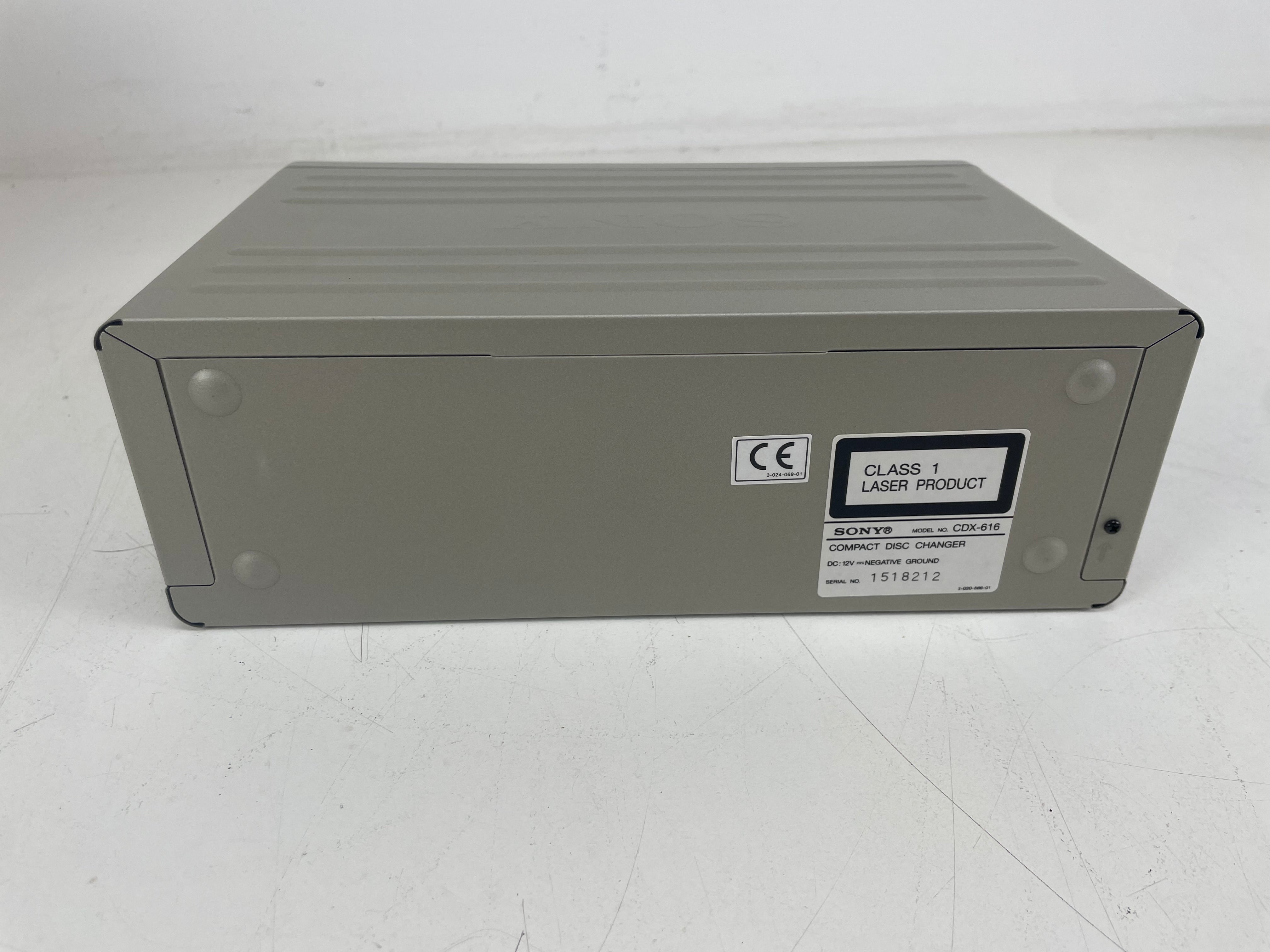 Sony - CDX616 - CD Changer - Inc. Original box/Accessoires - NOS