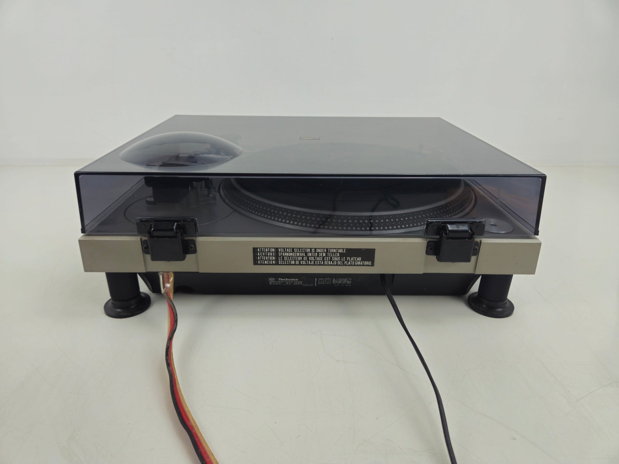 Technics - SL1200 MK1 - Direct-Drive Turntable - Dustcover - Shure SDS3 Cartridge