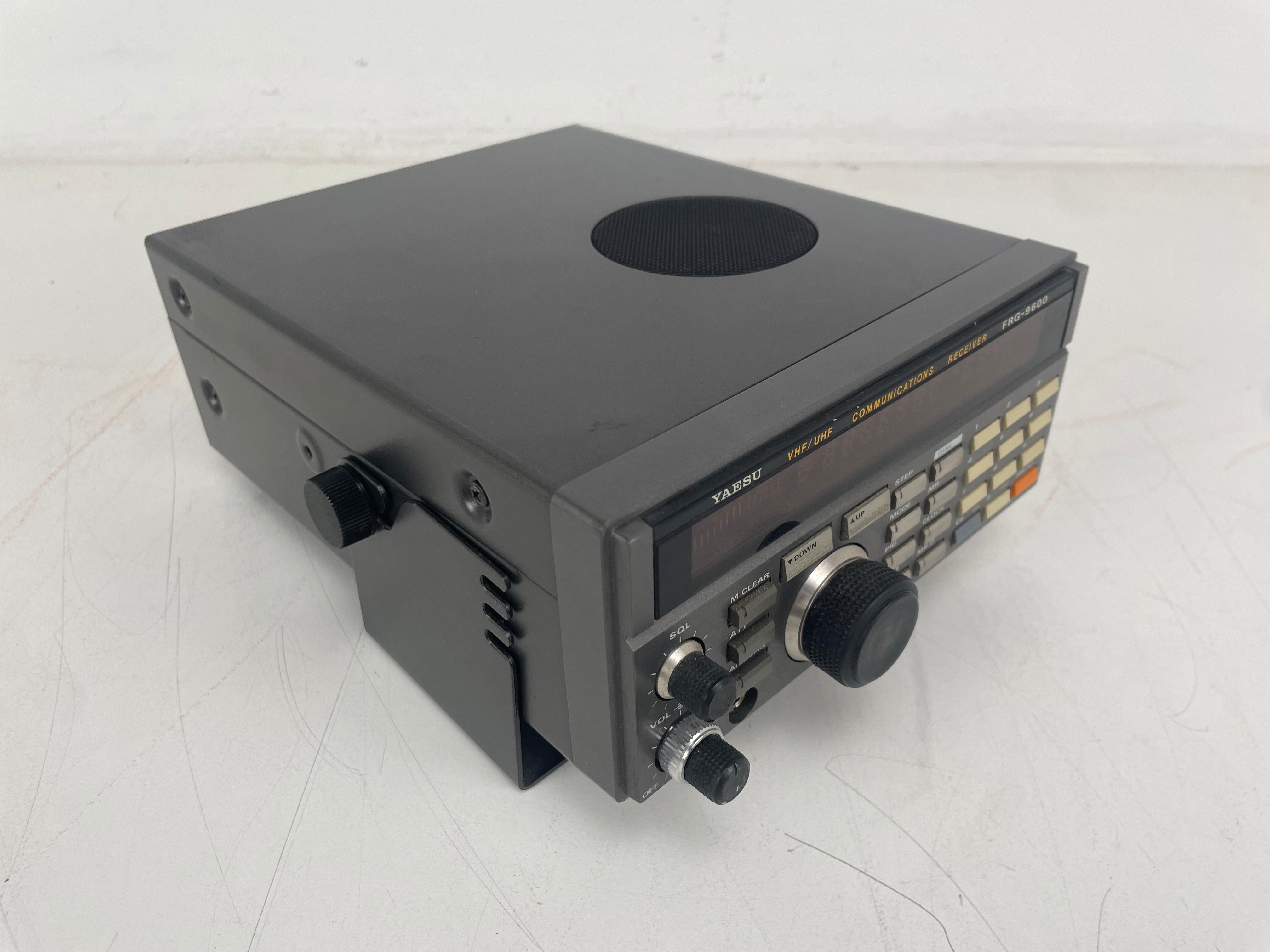 Yaesu - FRG-9600 - VHF/UHF Communications Receiver - Inc. Manual/Adapter