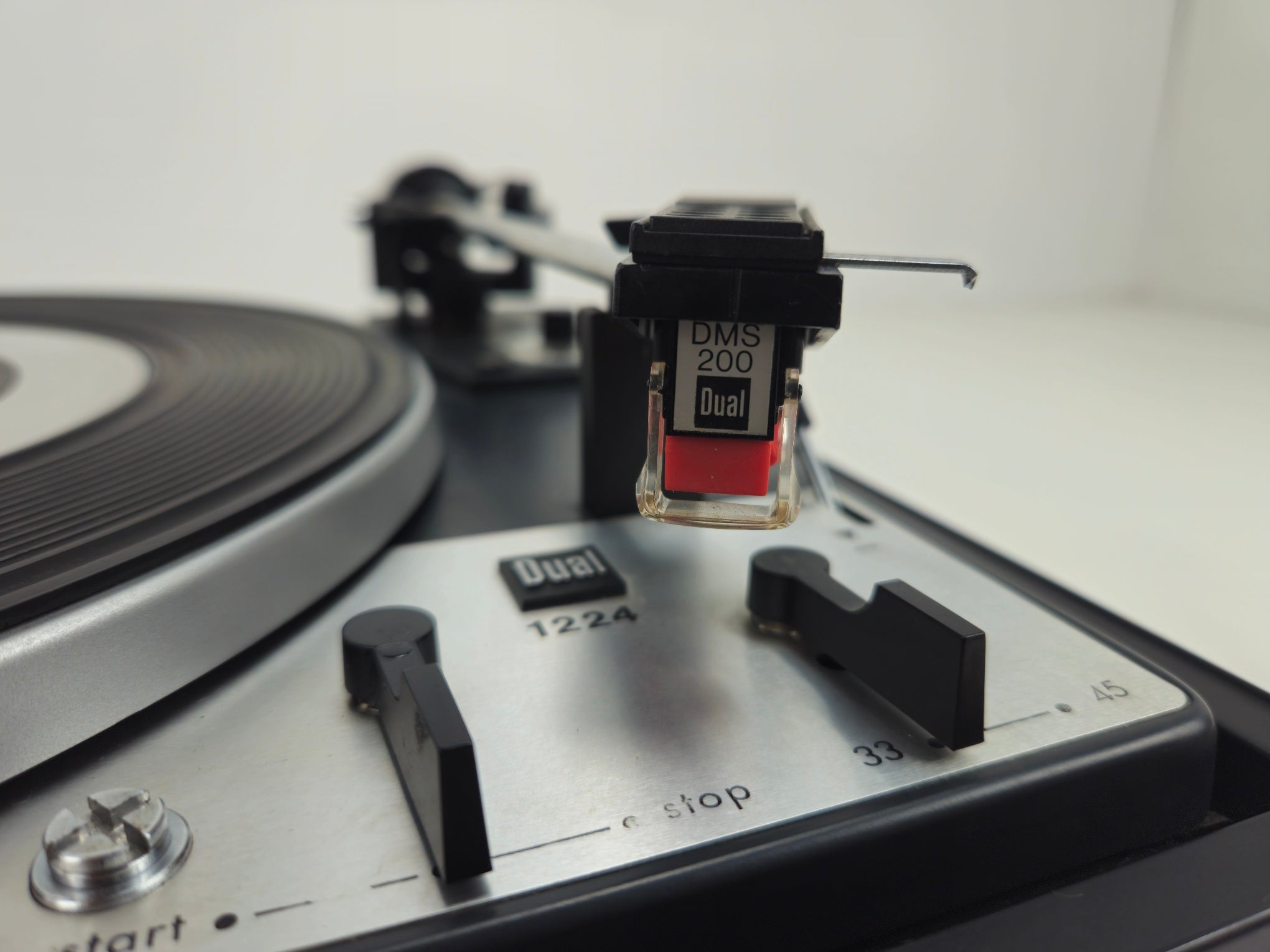 Dual - 1224 - 2-Speed Idler-Drive Turntable - CS 16 Plinth - DMS 200 Cartridge