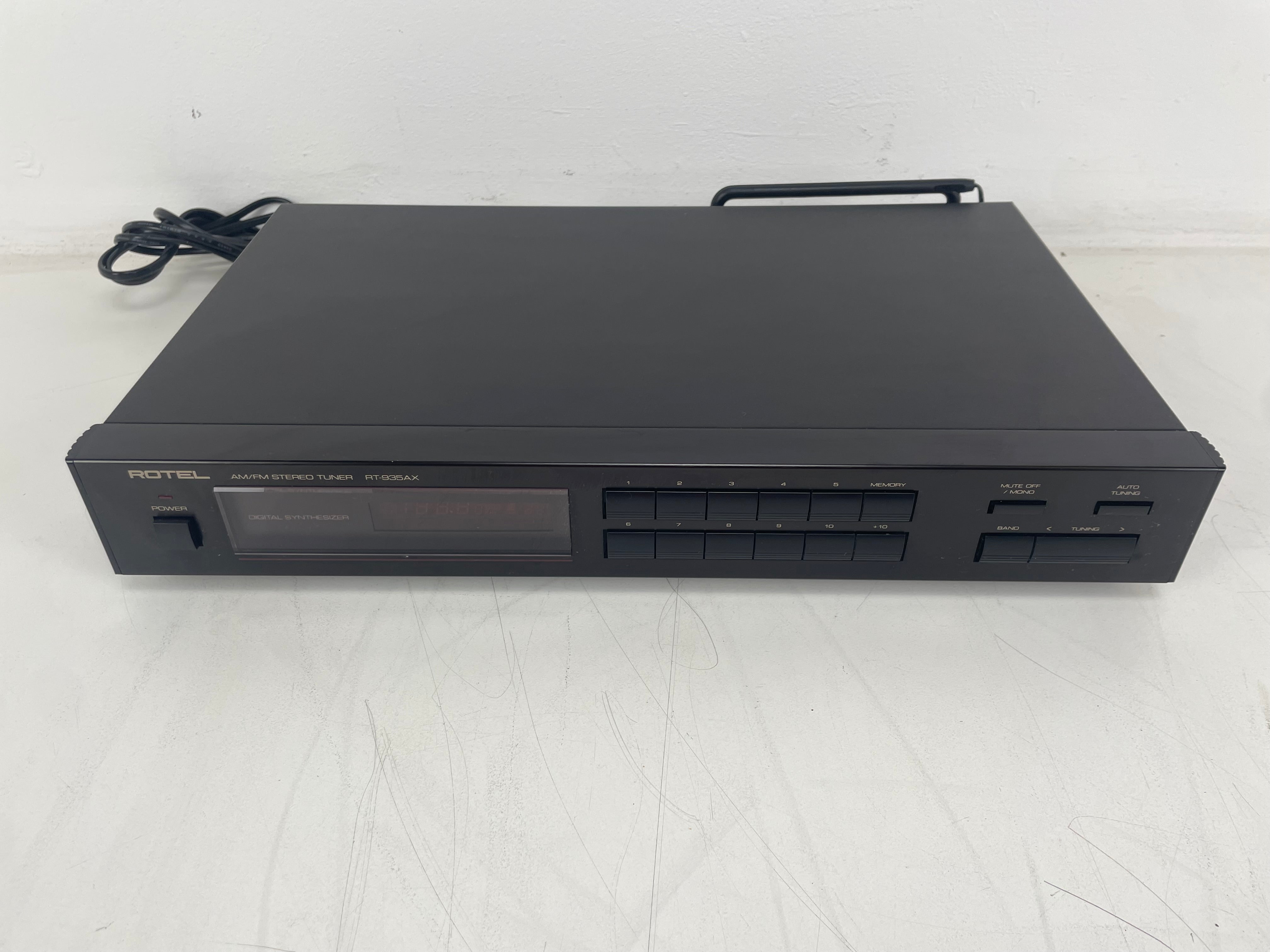 Rotel - RT935AX - AM/FM Stereo Tuner