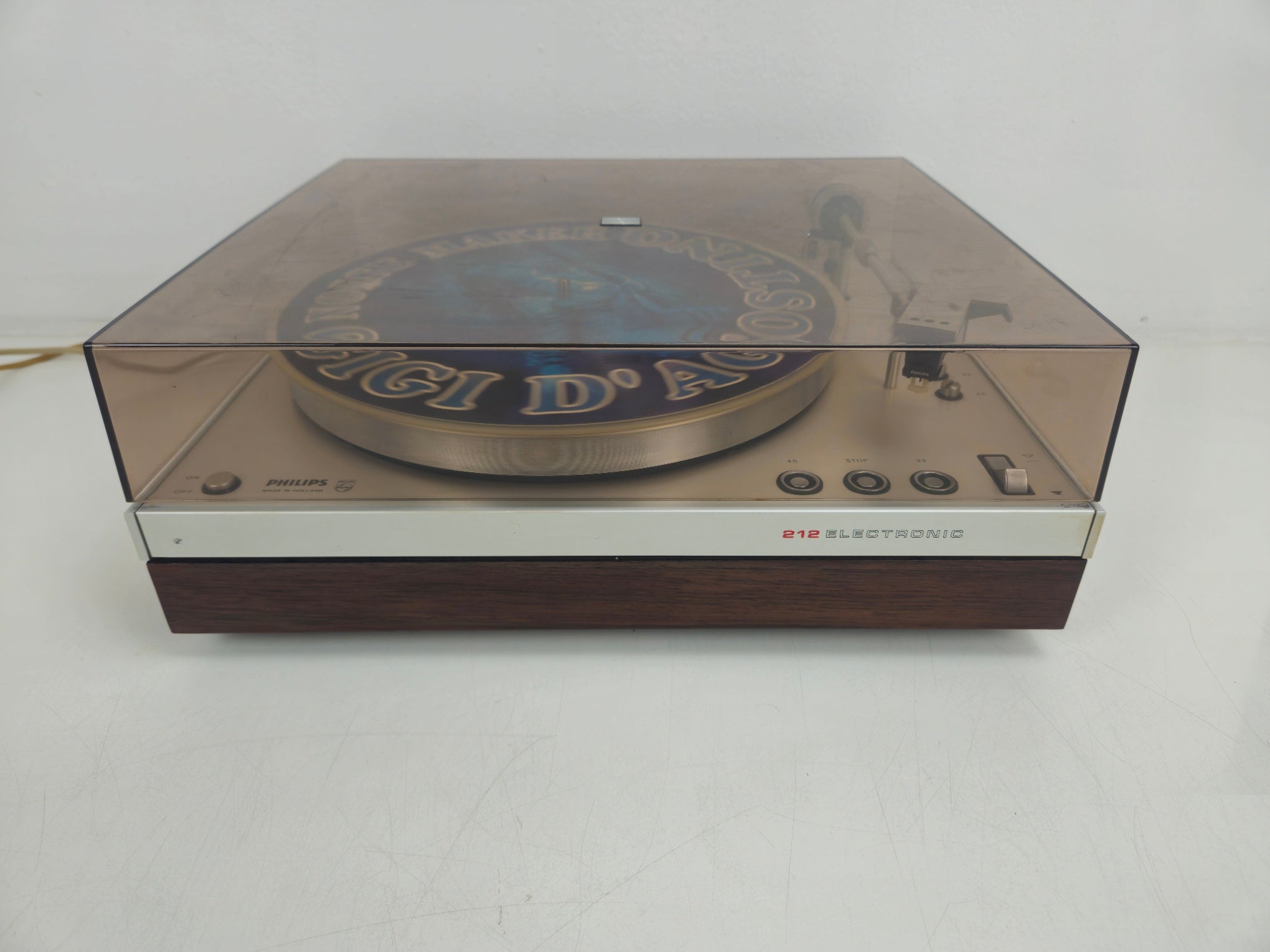 Philips 212 - Electronic Sprung Chassis Belt-Drive Turntable - New Belt