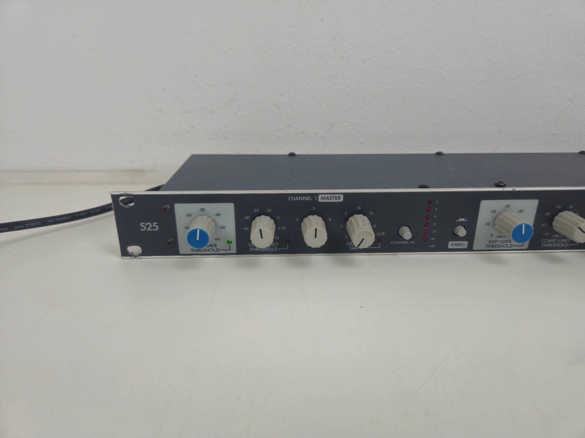 Symetrix - 525 - Dual Gated Compressor/Limiter
