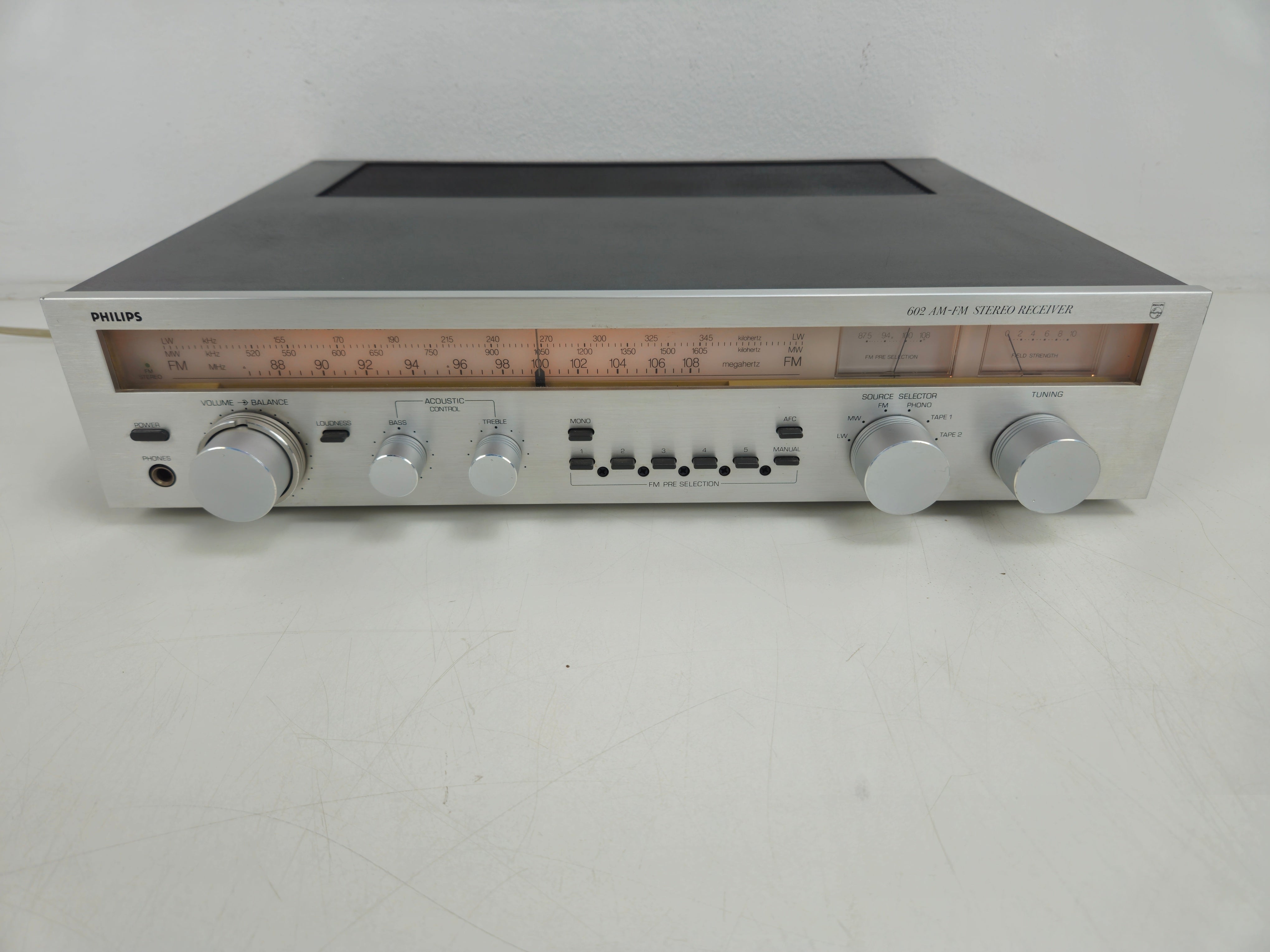 Philips - AH602 - AM/FM Stereo Receiver - New Lights