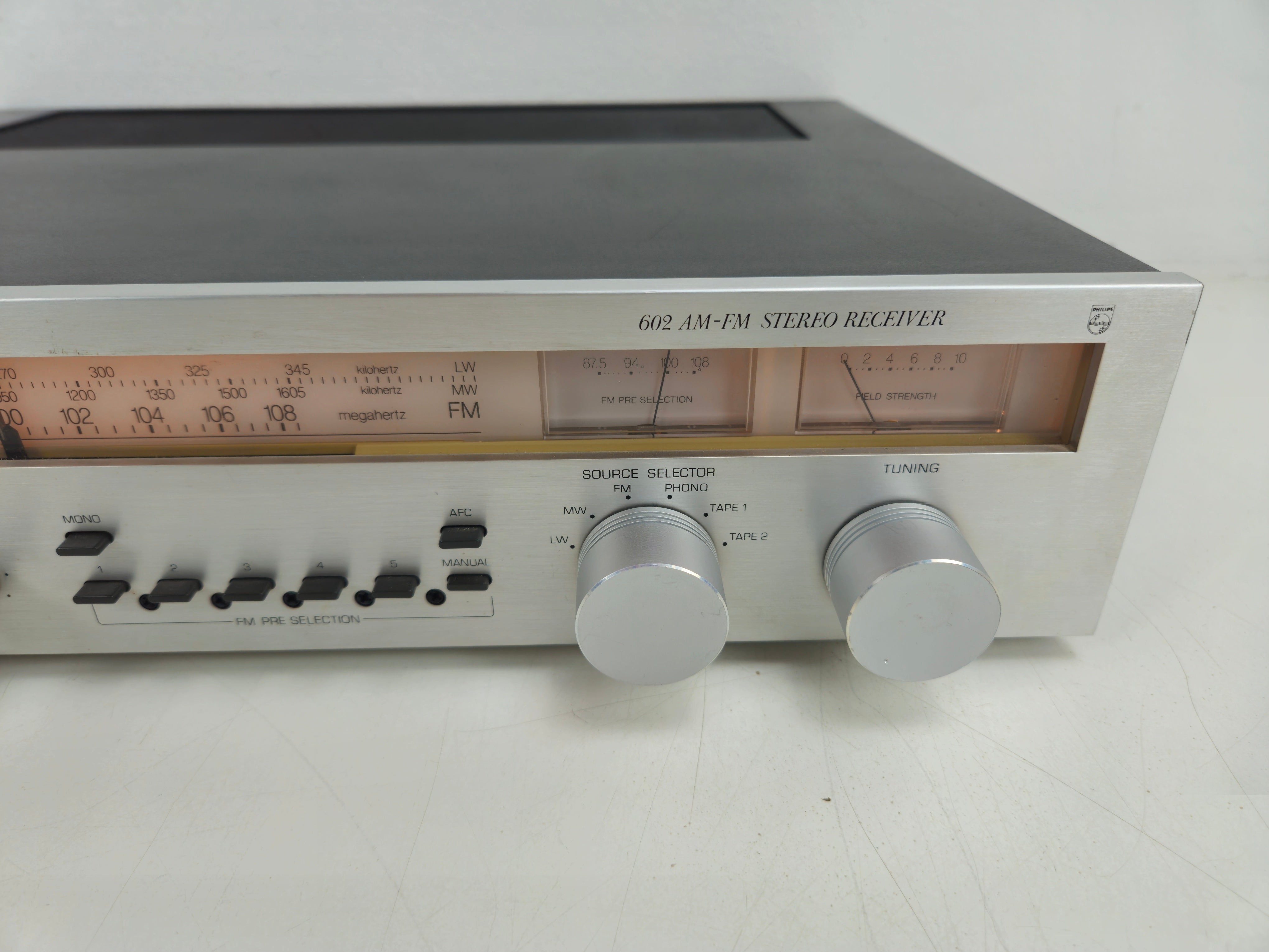 Philips - AH602 - AM/FM Stereo Receiver - New Lights
