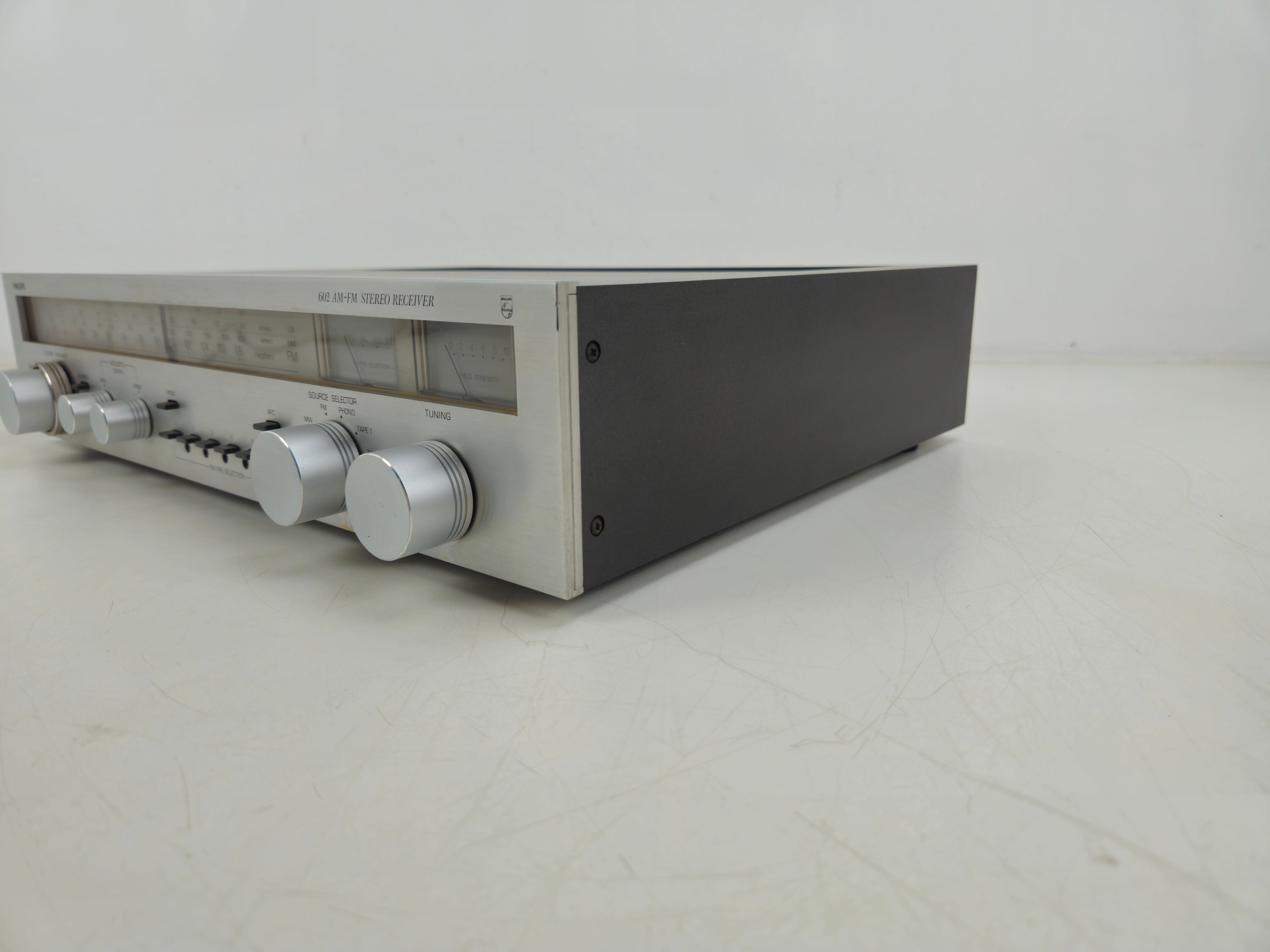 Philips - AH602 - AM/FM Stereo Receiver - New Lights