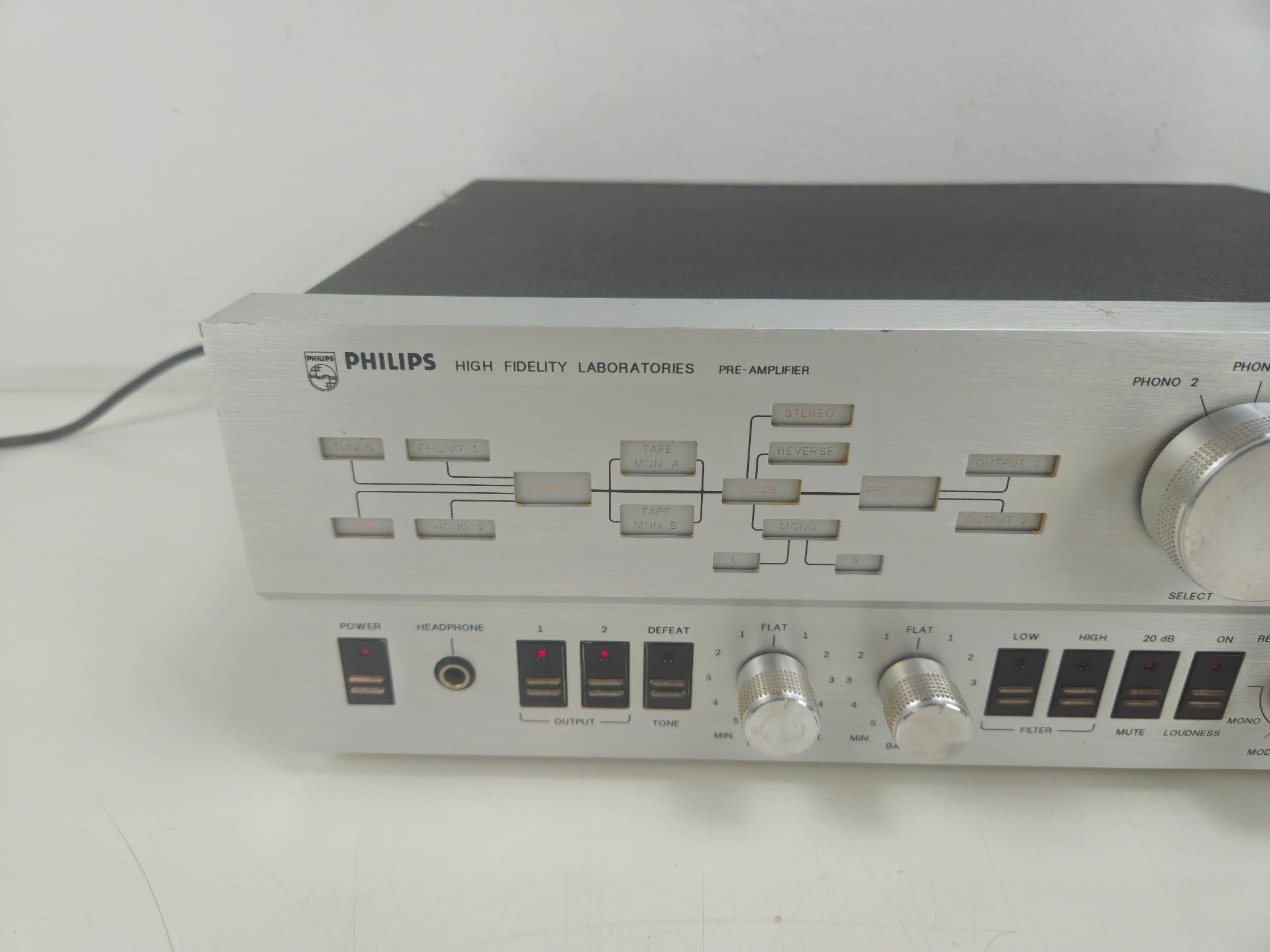 Philips - 572 - Full Function Pre-amplifier - Serviced/Recapped with Nichicons