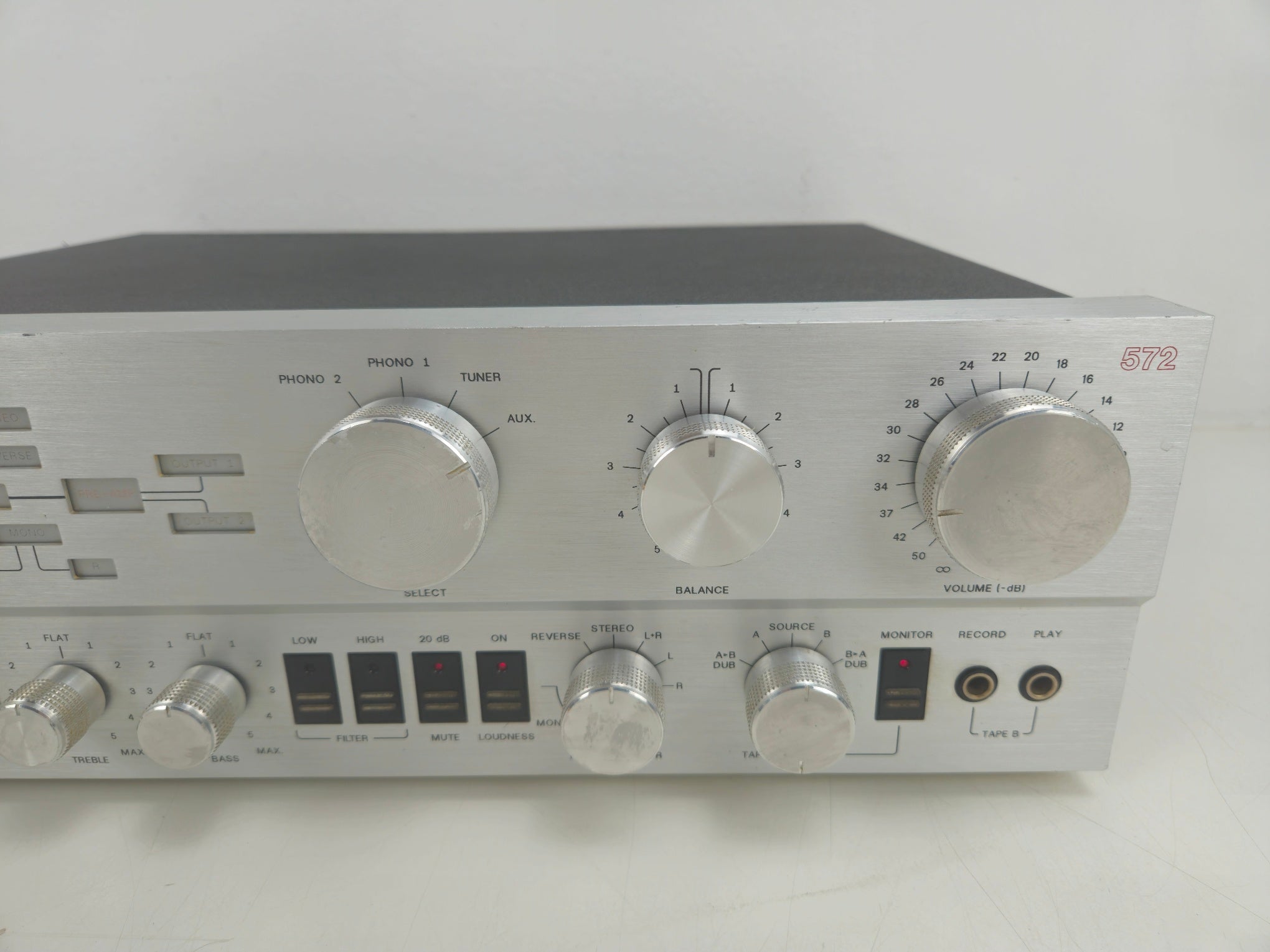 Philips - 572 - Full Function Pre-amplifier - Serviced/Recapped with Nichicons