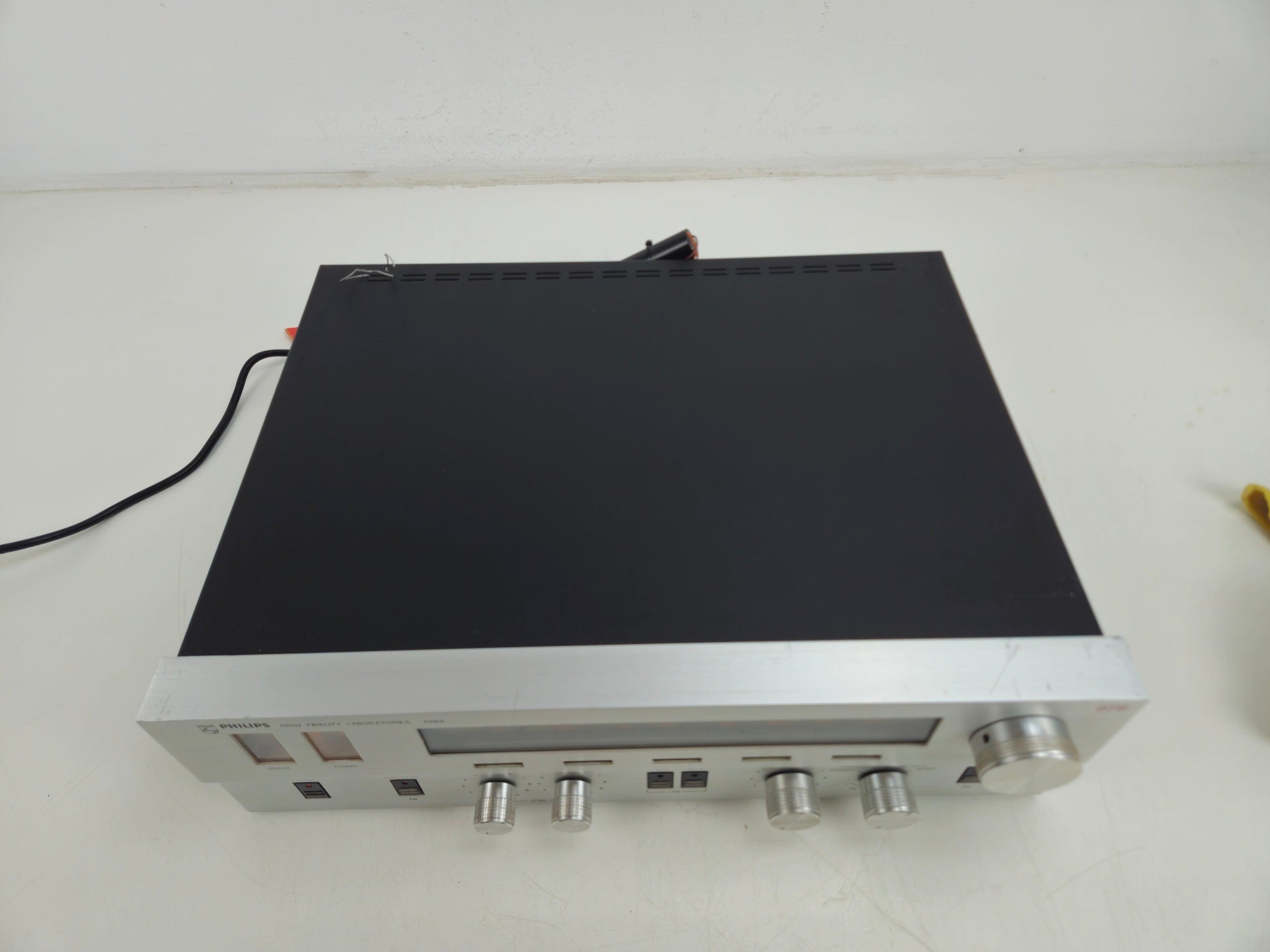 Philips -AH673 - AM/FM stereo tuner - Serviced/Recapped