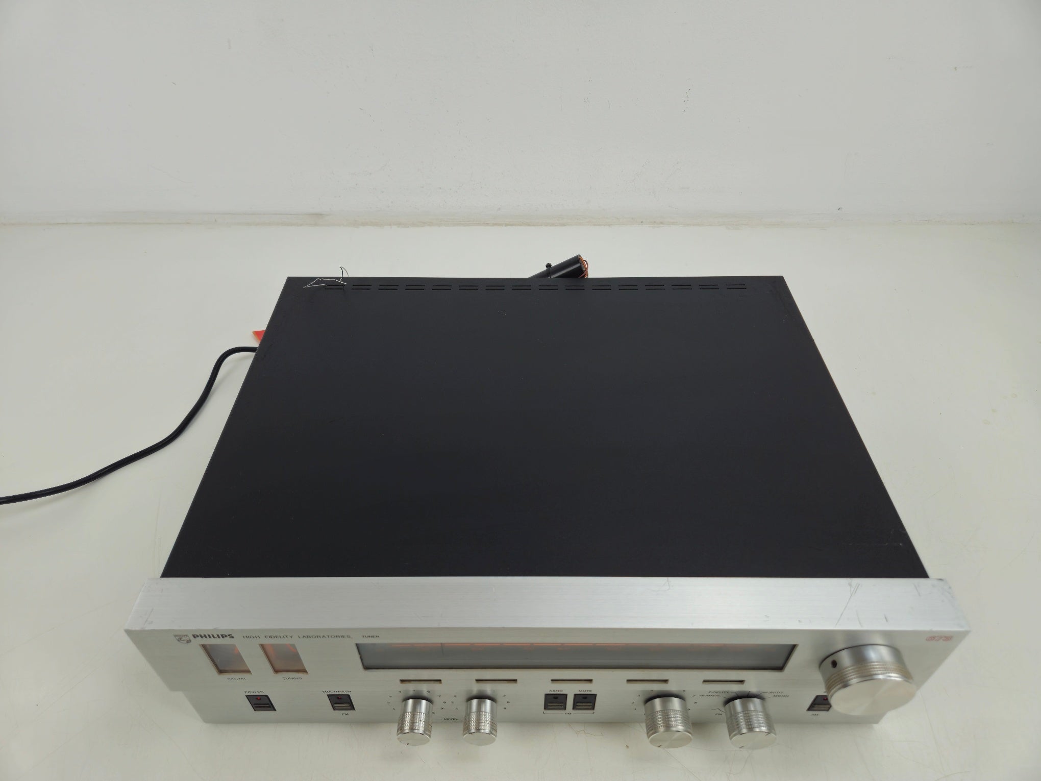 Philips -AH673 - AM/FM stereo tuner - Serviced/Recapped