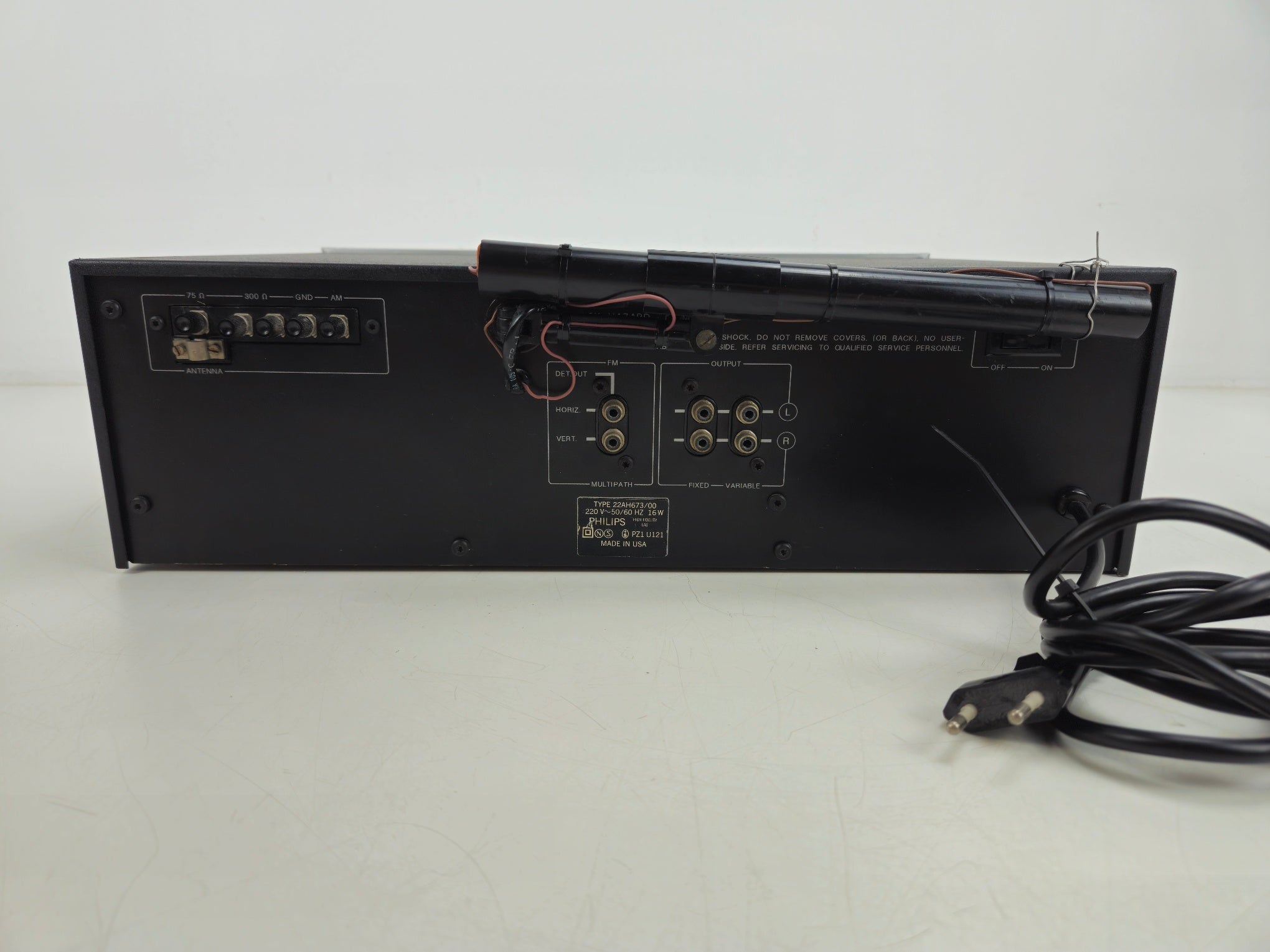 Philips -AH673 - AM/FM stereo tuner - Serviced/Recapped