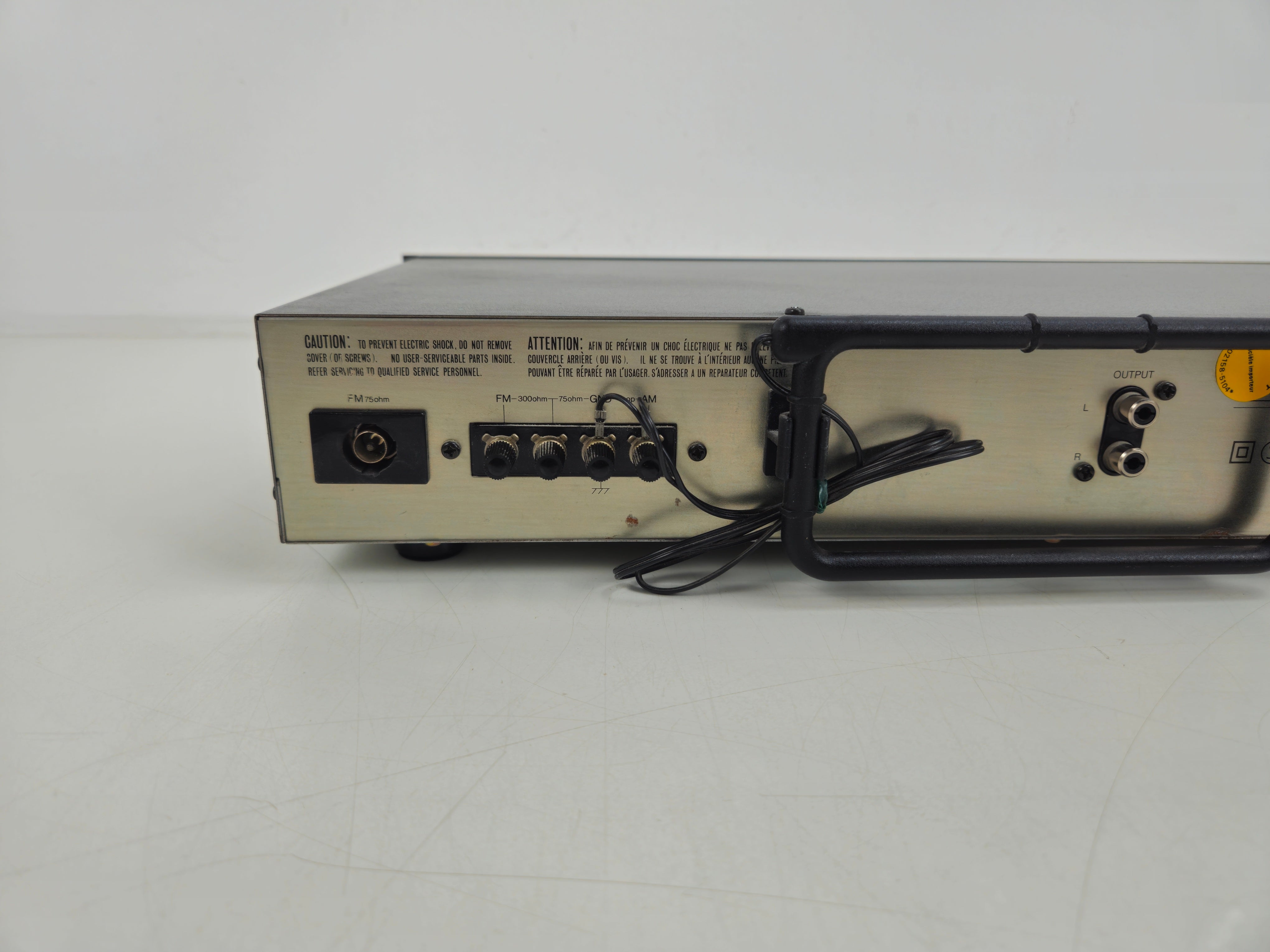Luxman - T-210L- FM/LW/MW Stereo Tuner - In Box