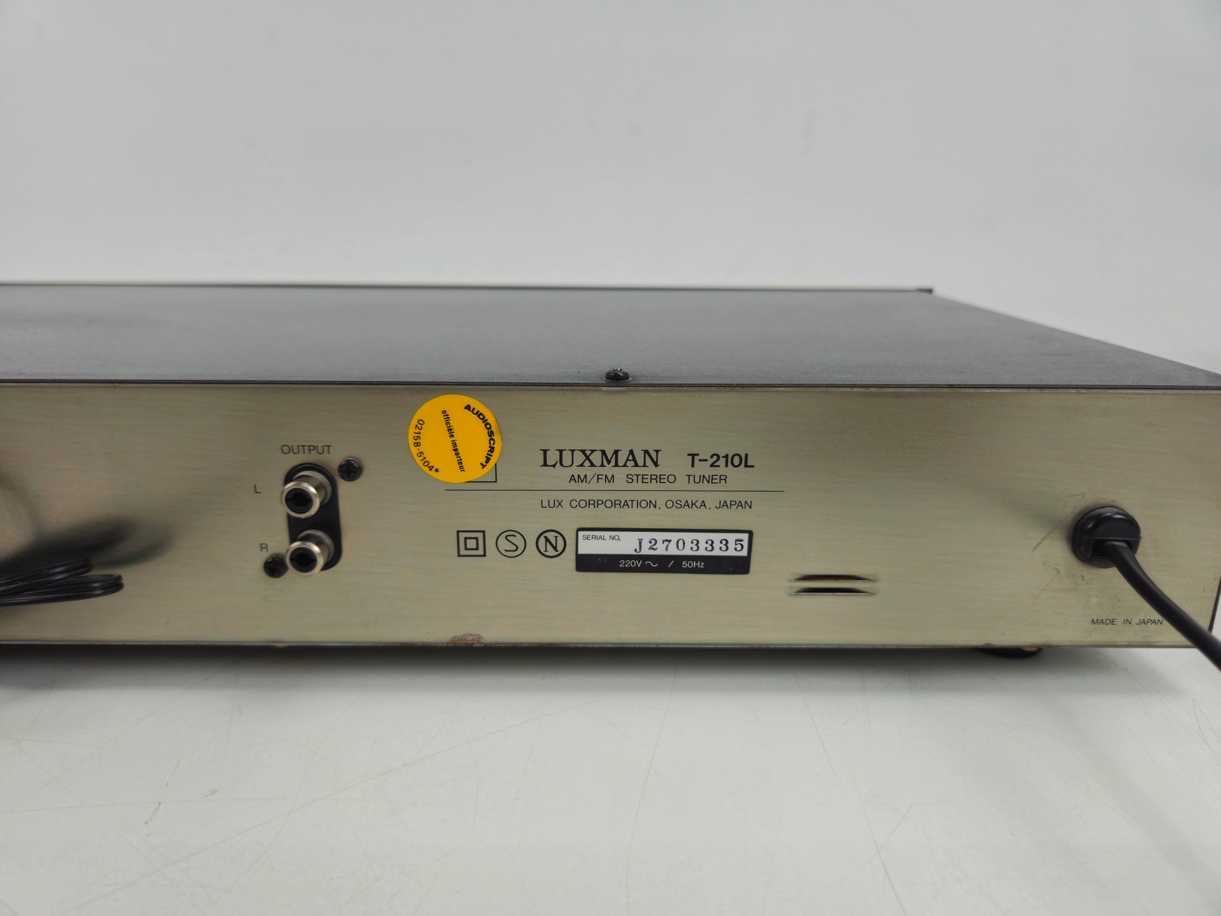 Luxman - T-210L- FM/LW/MW Stereo Tuner - In Box