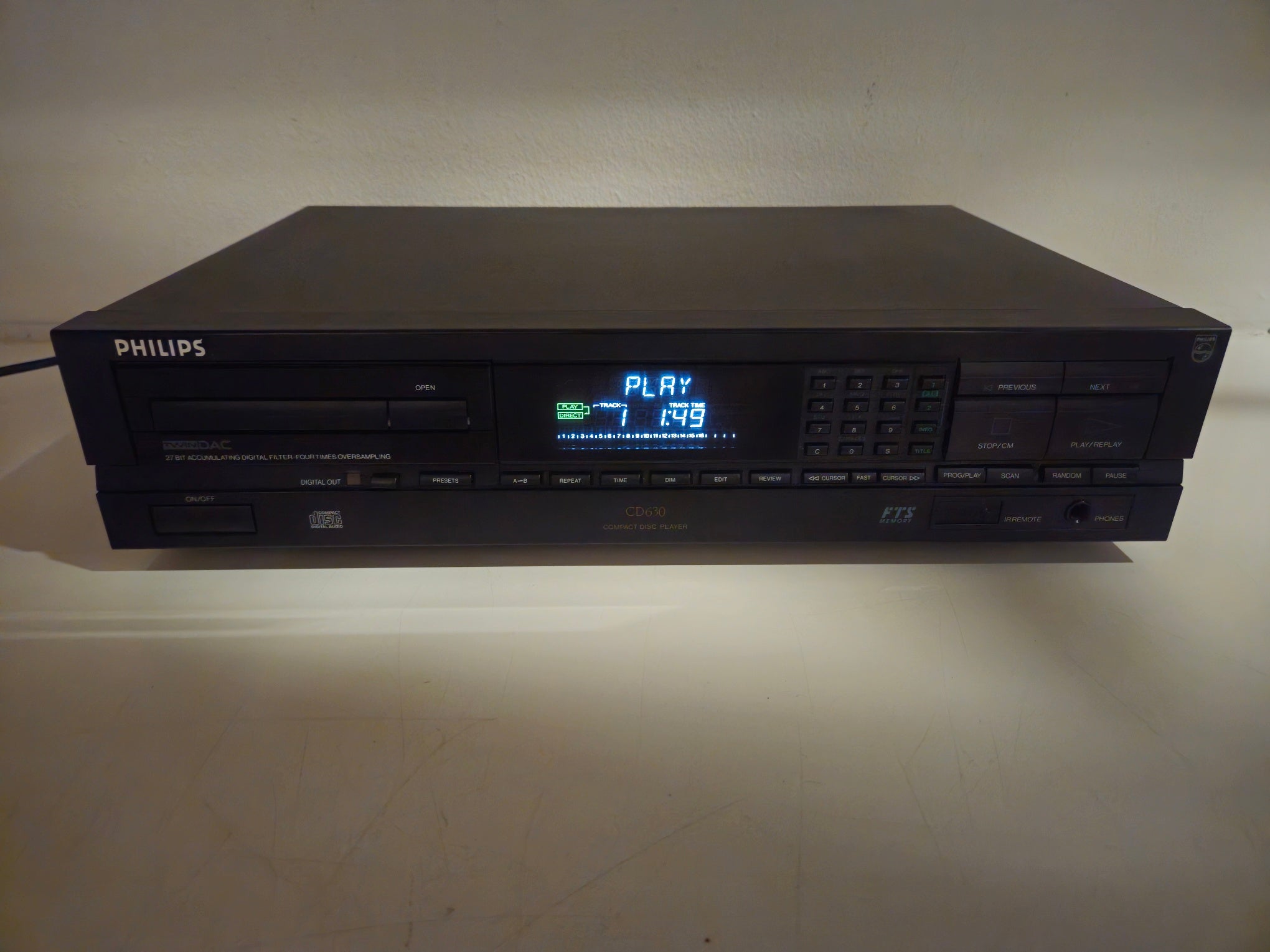 Philips - CD630 - Stereo Compact Disc Player