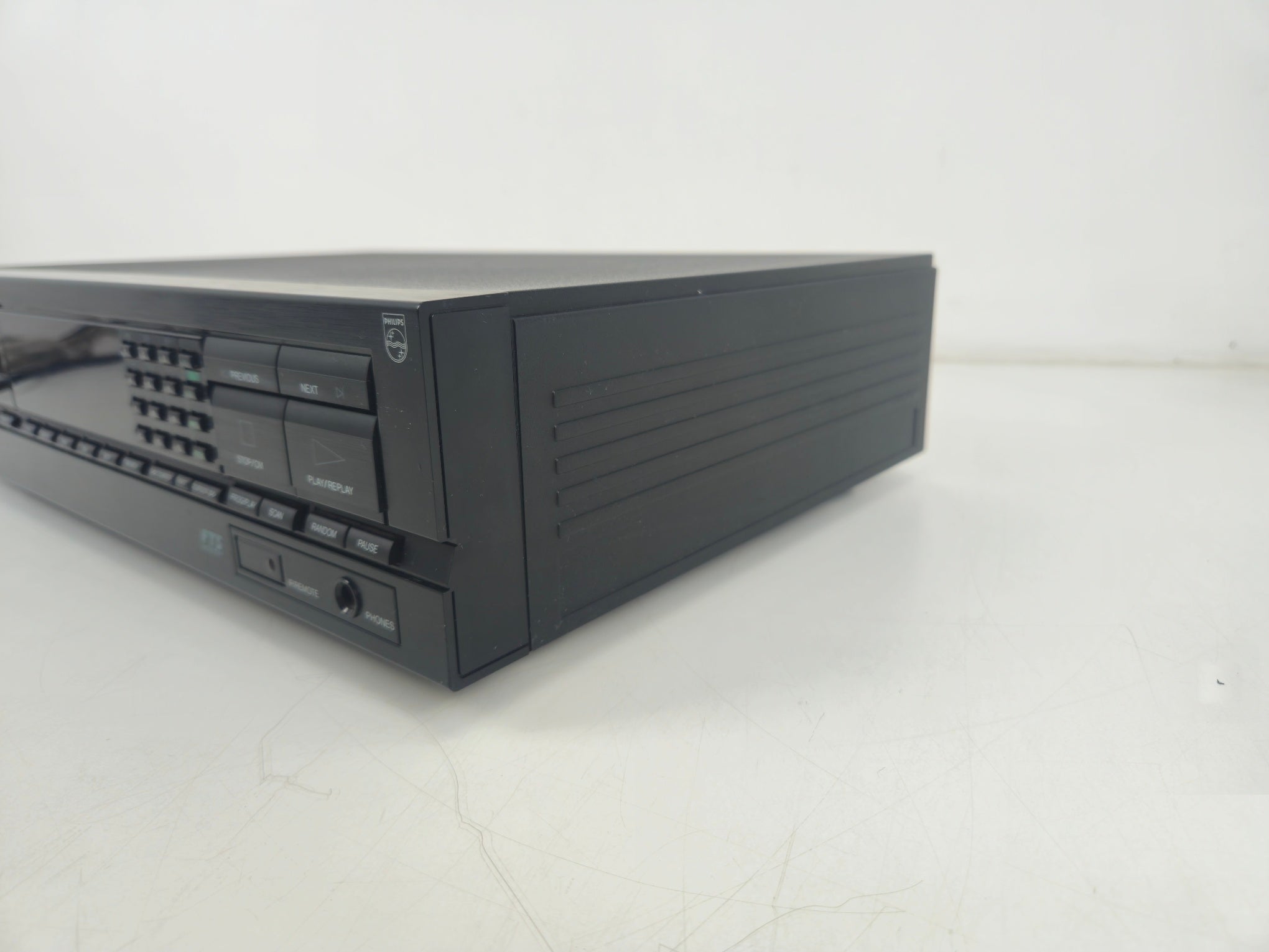 Philips - CD630 - Stereo Compact Disc Player