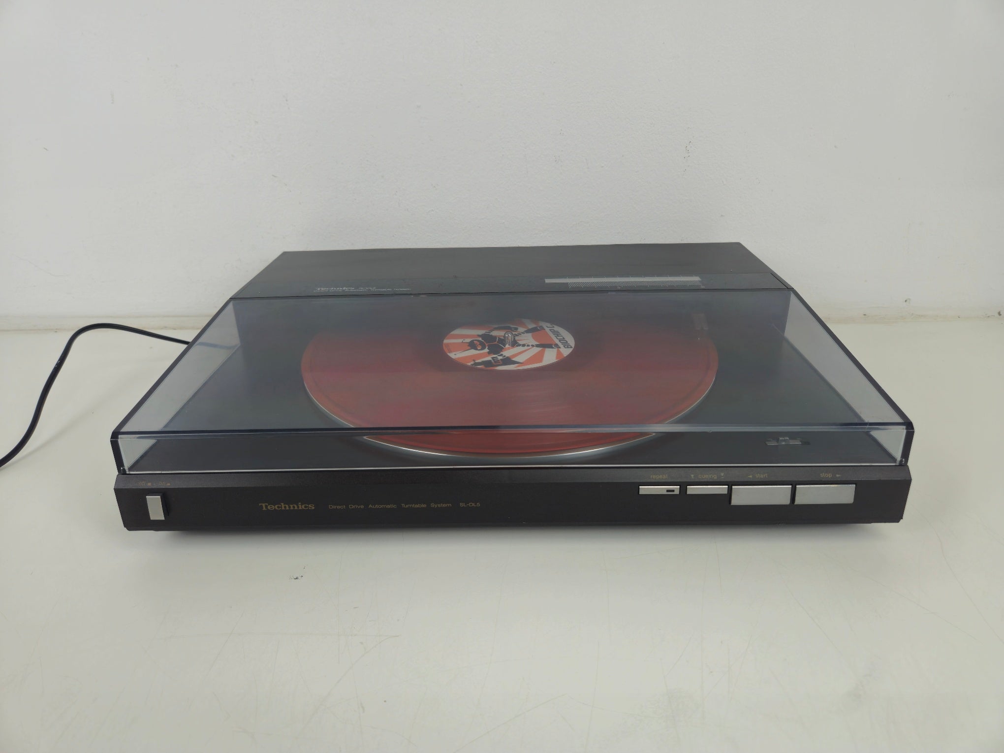 Technics - SL-DL5 -  Direct-Drive Fully-Automatic Linear Tracking Turntable