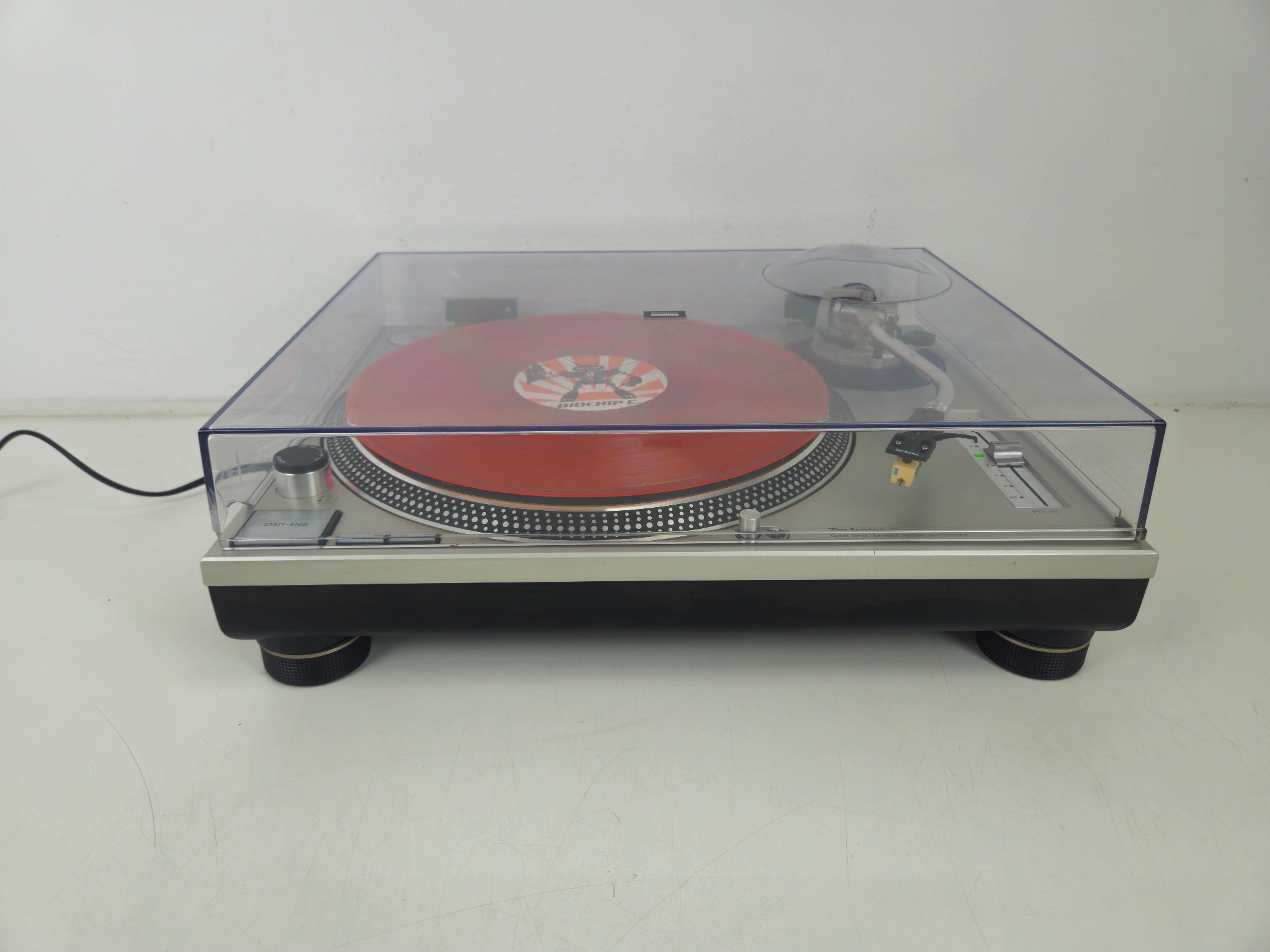 Technics - SL-1200MK2 - Direct-Drive Turntable