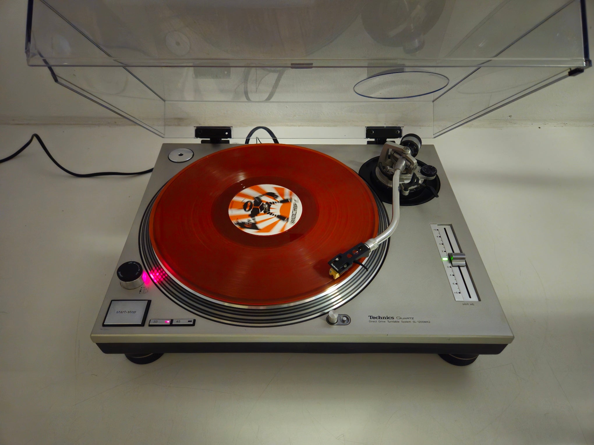 Technics - SL-1200MK2 - Direct-Drive Turntable
