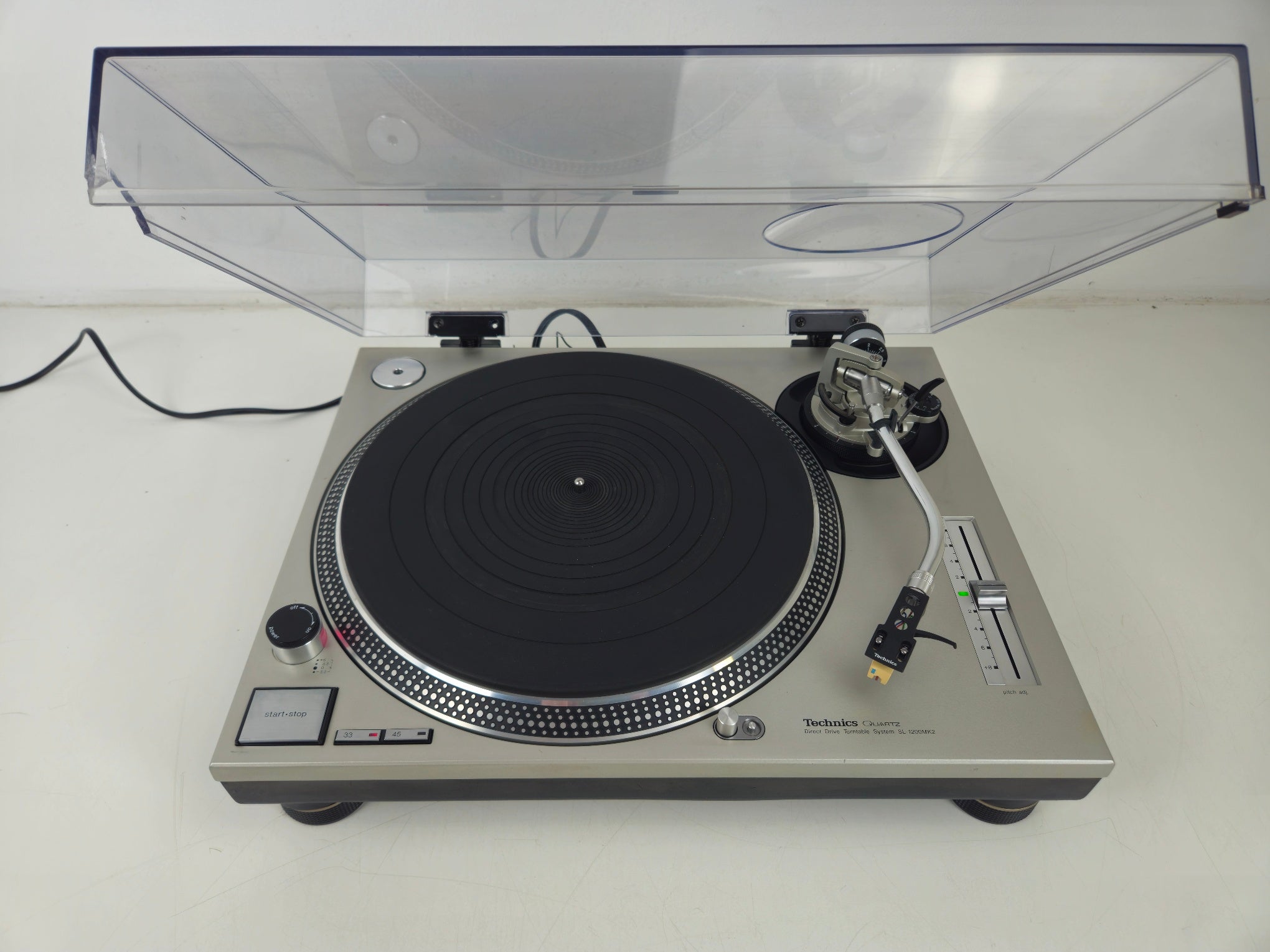 Technics - SL-1200MK2 - Direct-Drive Turntable