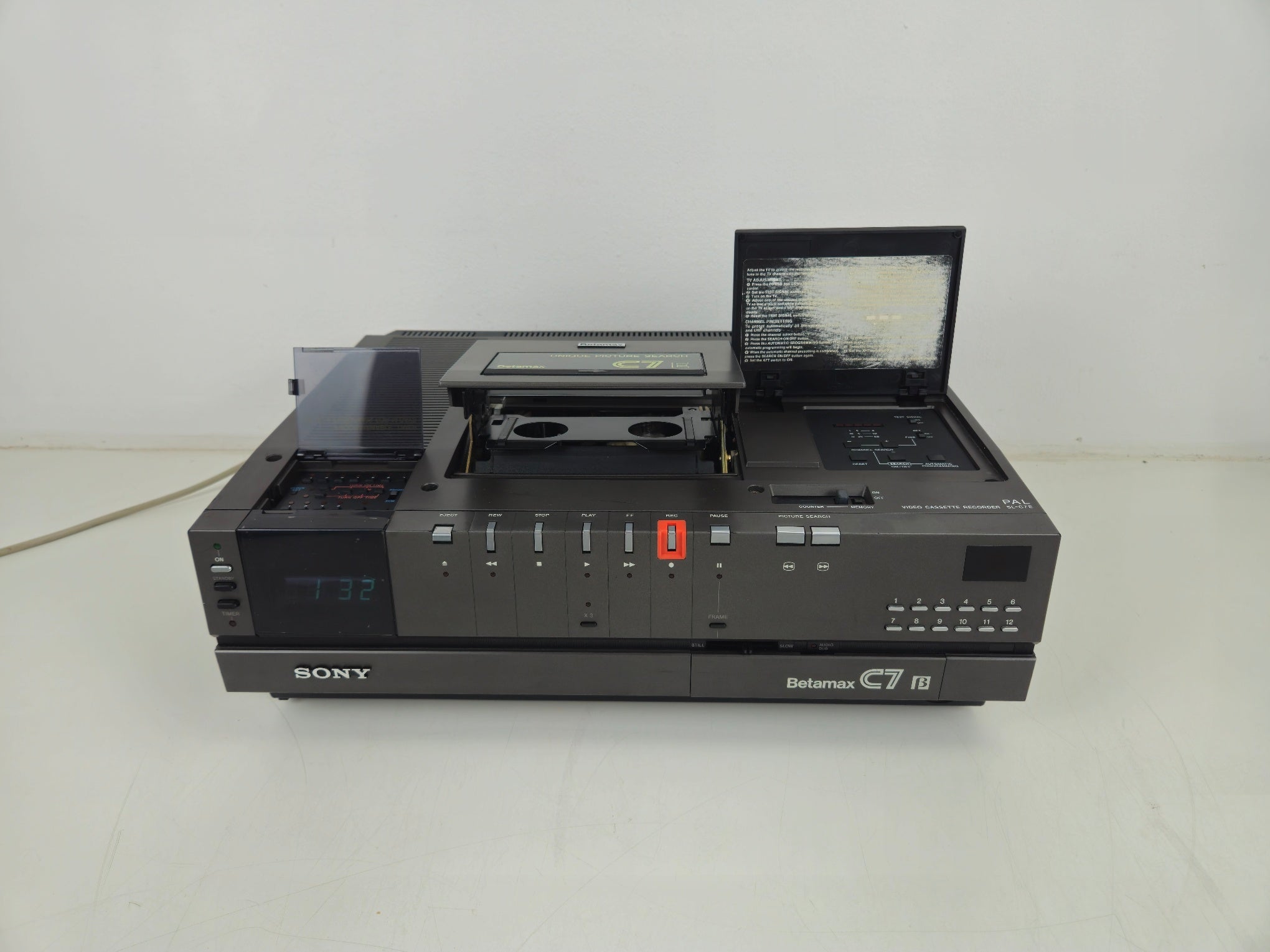 Sony - SL-C7E - Betamax - Video Cassette Recorder - Serviced
