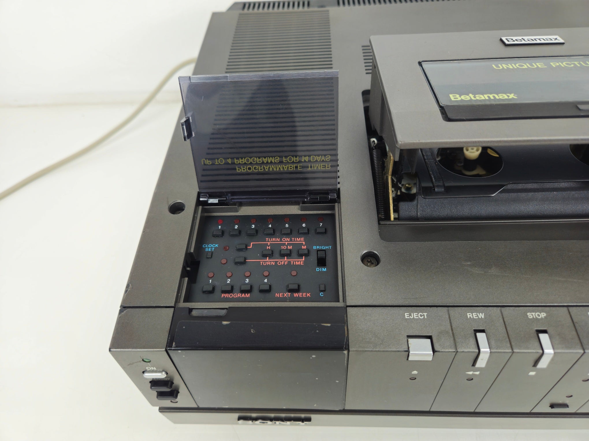 Sony - SL-C7E - Betamax - Video Cassette Recorder - Serviced