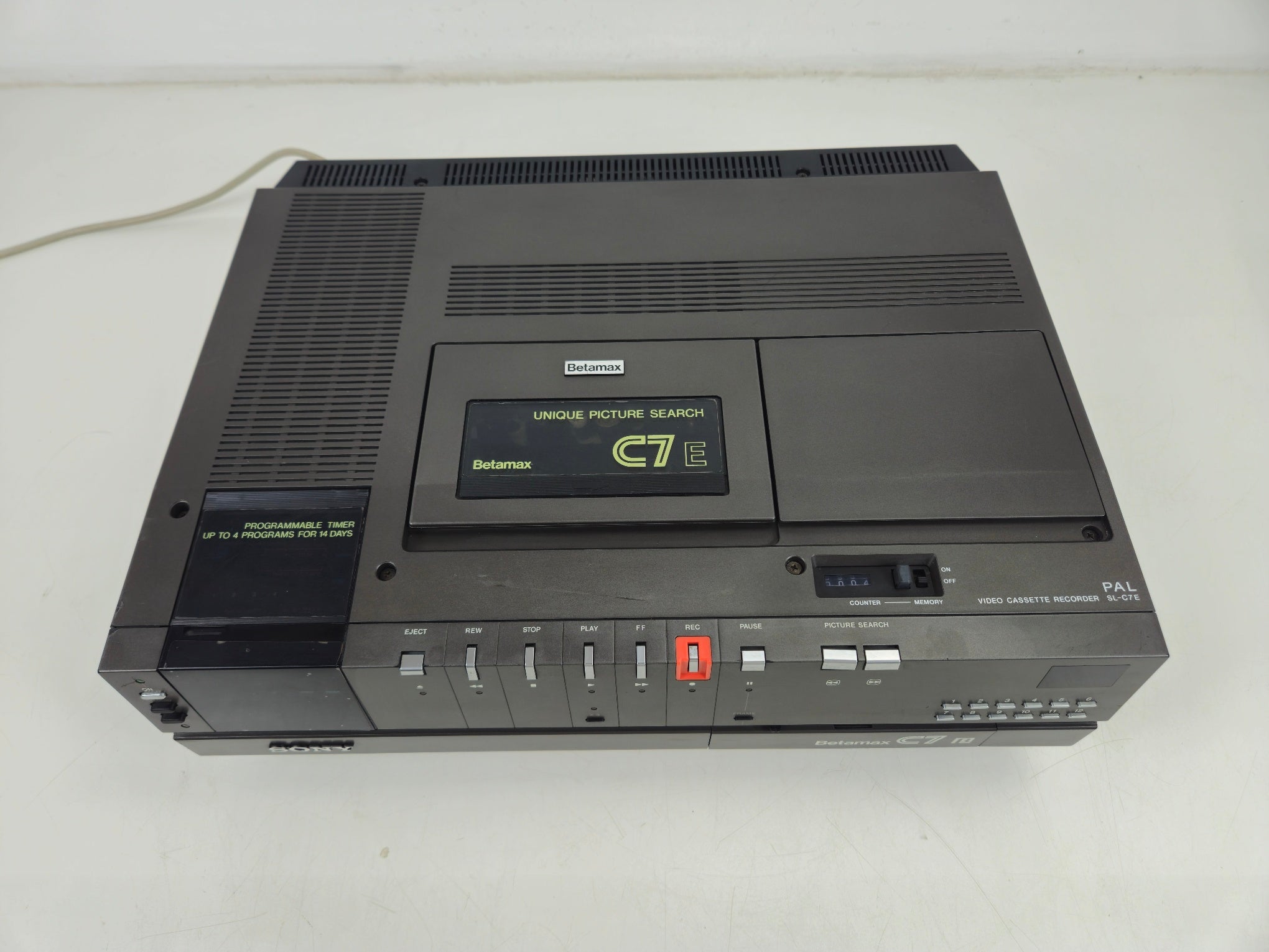 Sony - SL-C7E - Betamax - Video Cassette Recorder - Serviced
