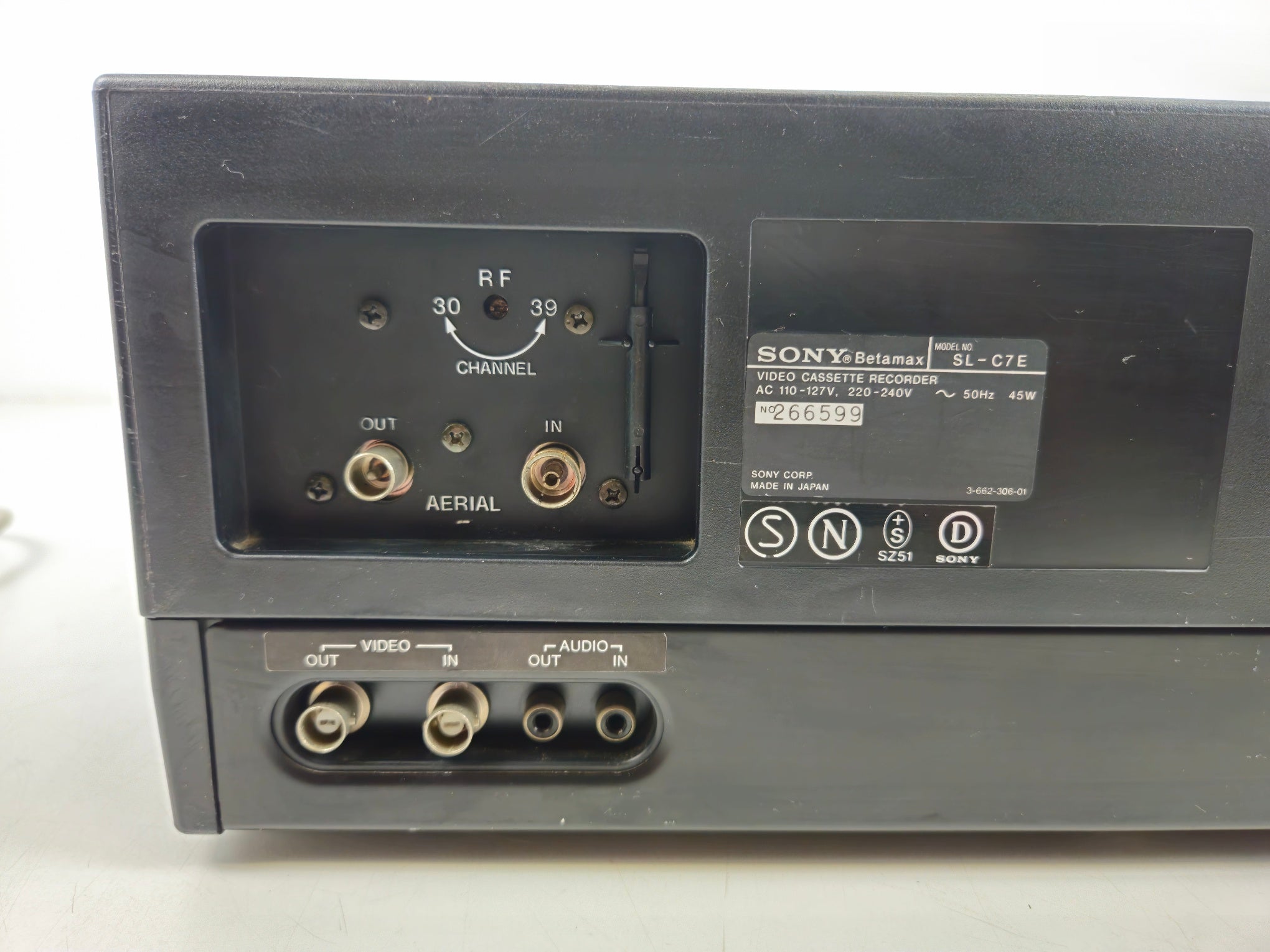 Sony - SL-C7E - Betamax - Video Cassette Recorder - Serviced