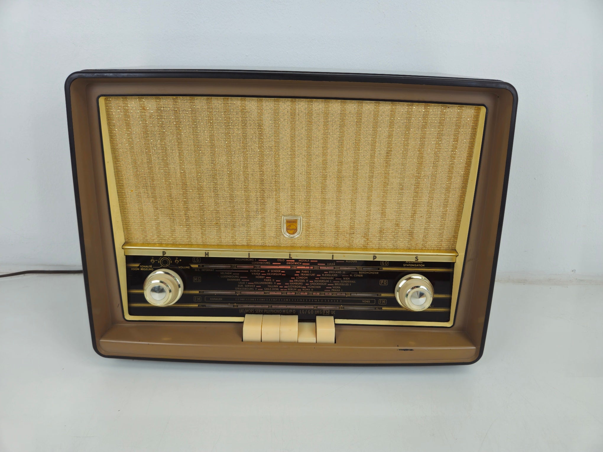 Philips - B3X63A - Tube Radio - Serviced (New Tubes)