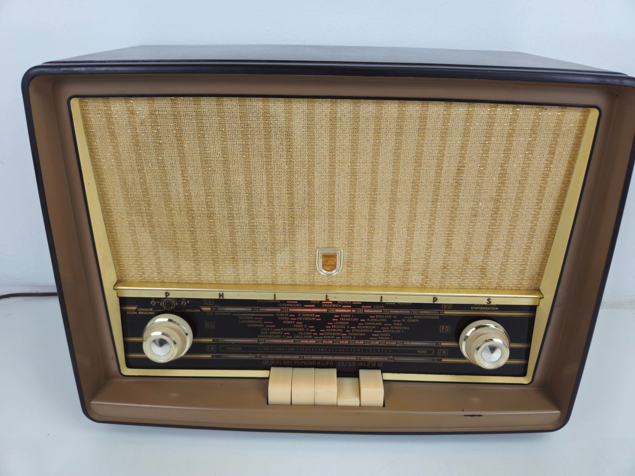 Philips - B3X63A - Tube Radio - Serviced (New Tubes)