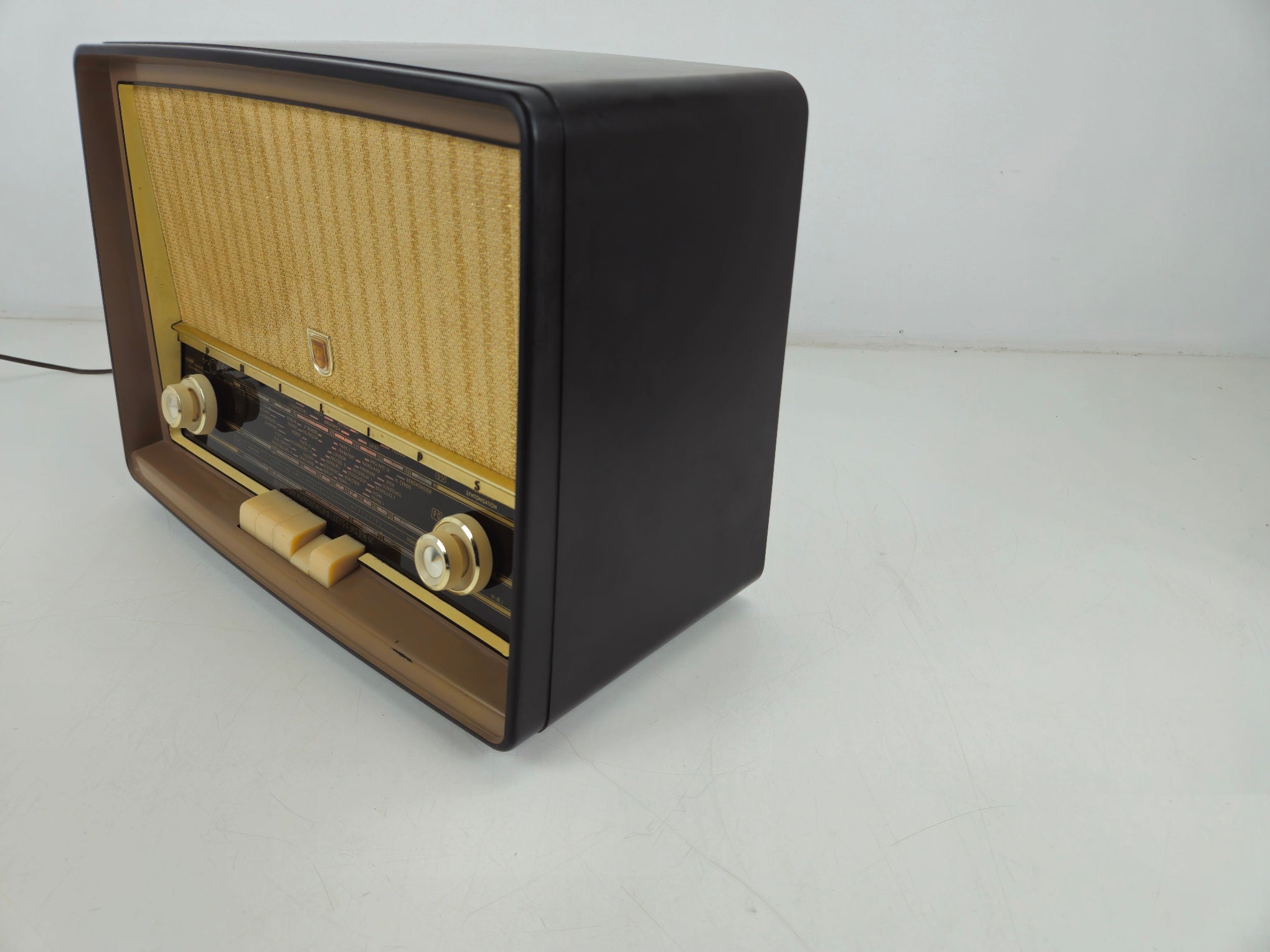Philips - B3X63A - Tube Radio - Serviced (New Tubes)