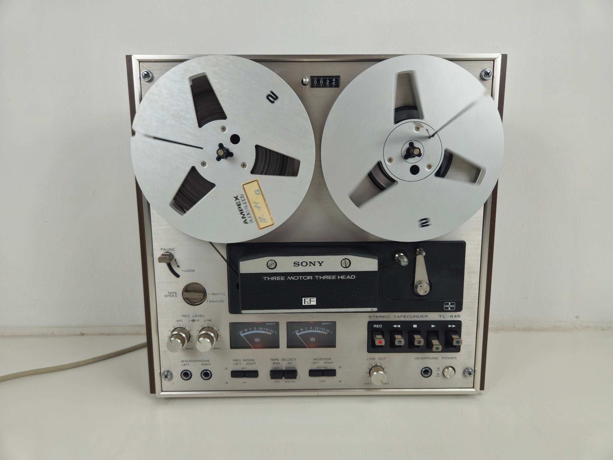 Sony - TC-645 - Stereo Tapecorder - New belts