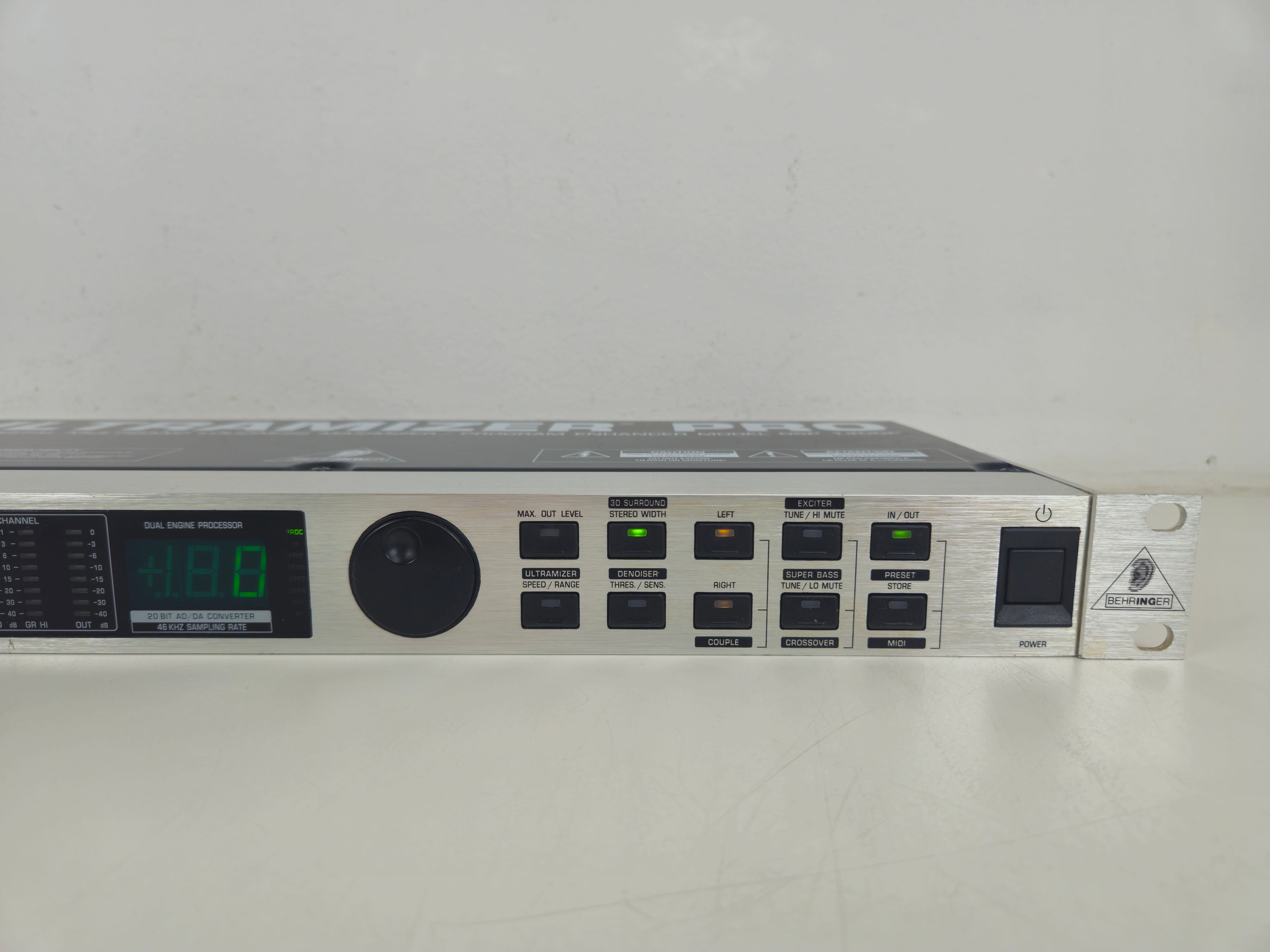 Behringer - DSP 1400P - Digital 2-Channel 2-Band Loudness Maximizer/Program Enhancer