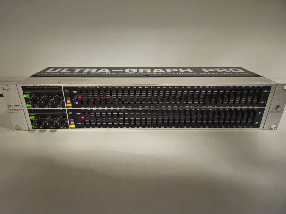 Behringer - GEQ 3102 - Ultra-Musical 31-Band Stereo Graphic Equalizer