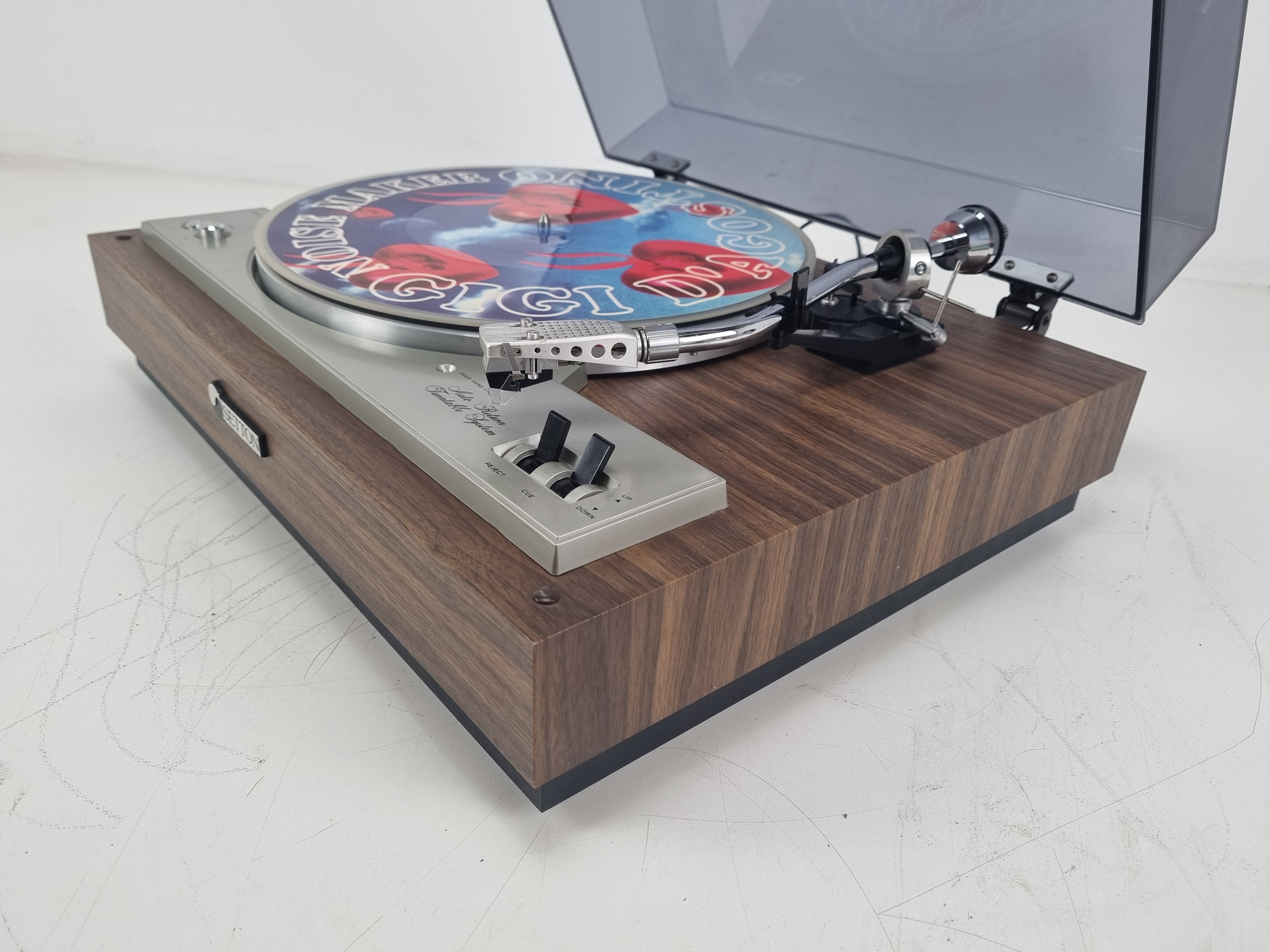 Setton - MR-110 Turntable - Belt Drive - New Belts - New Stylus - Rare