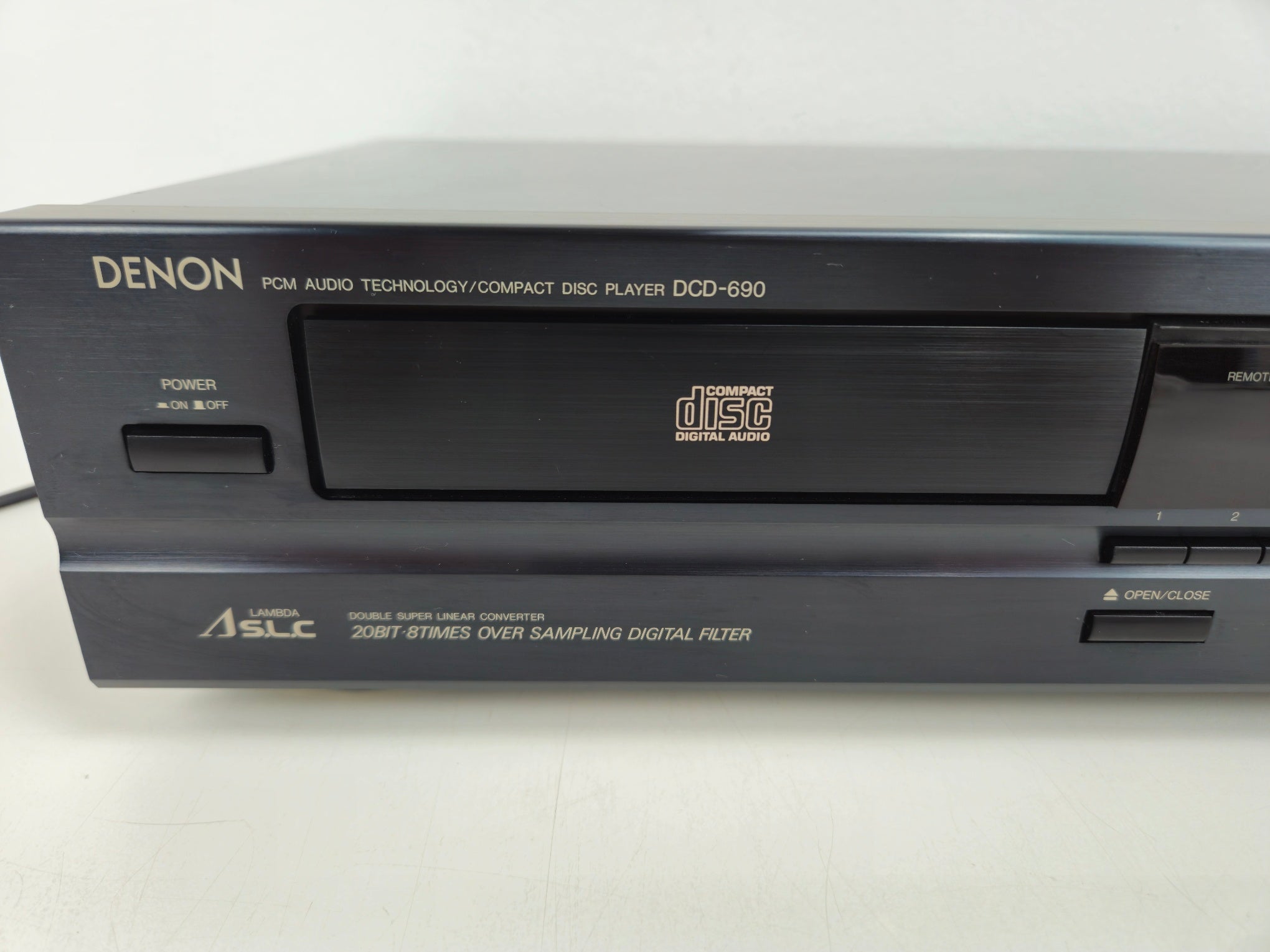 Denon - DCD-690 - Compact Disc Player - With Remote
