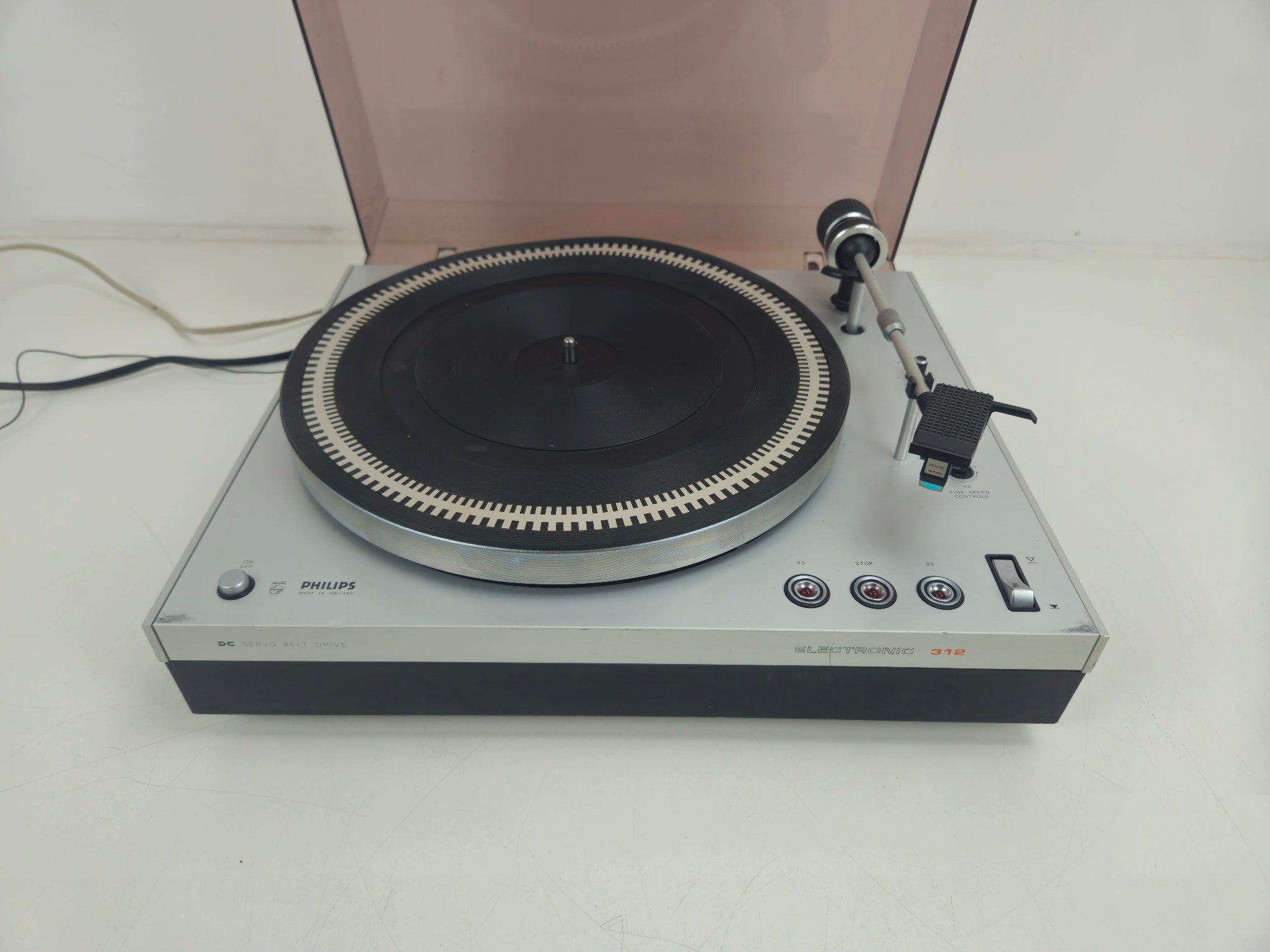 Philips - 312 Electronic - 2-Speed Belt-Drive Turntable - GP400 - New belt