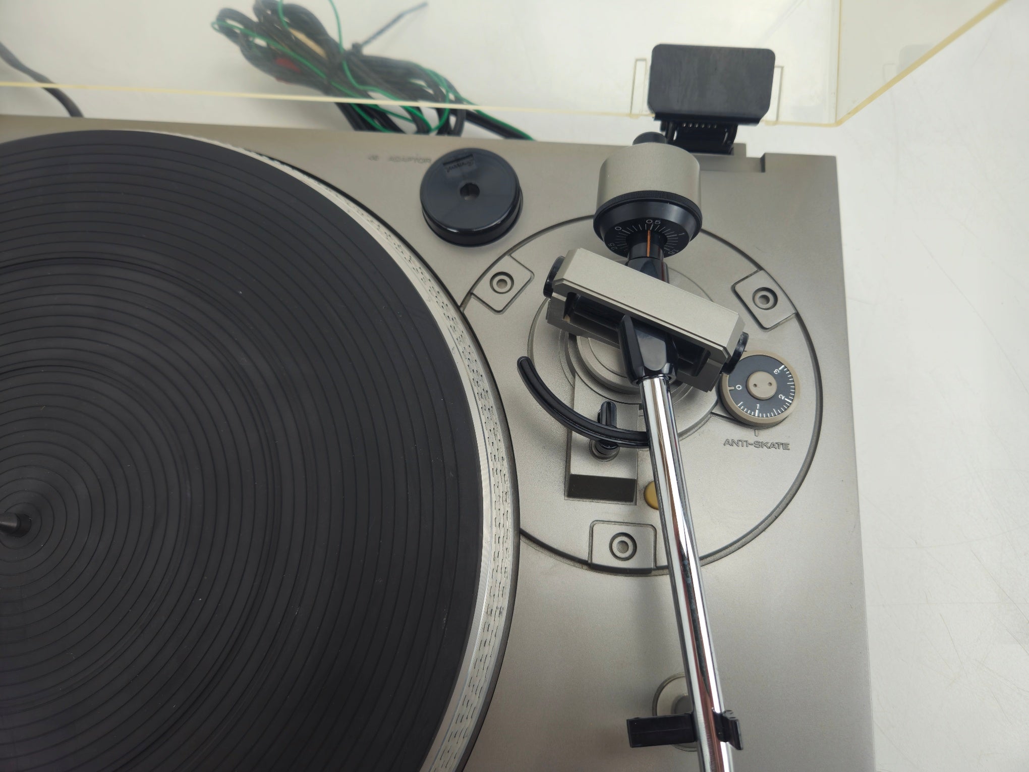 Hitachi - HT-354 - 2-Speed Direct-Drive Turntable