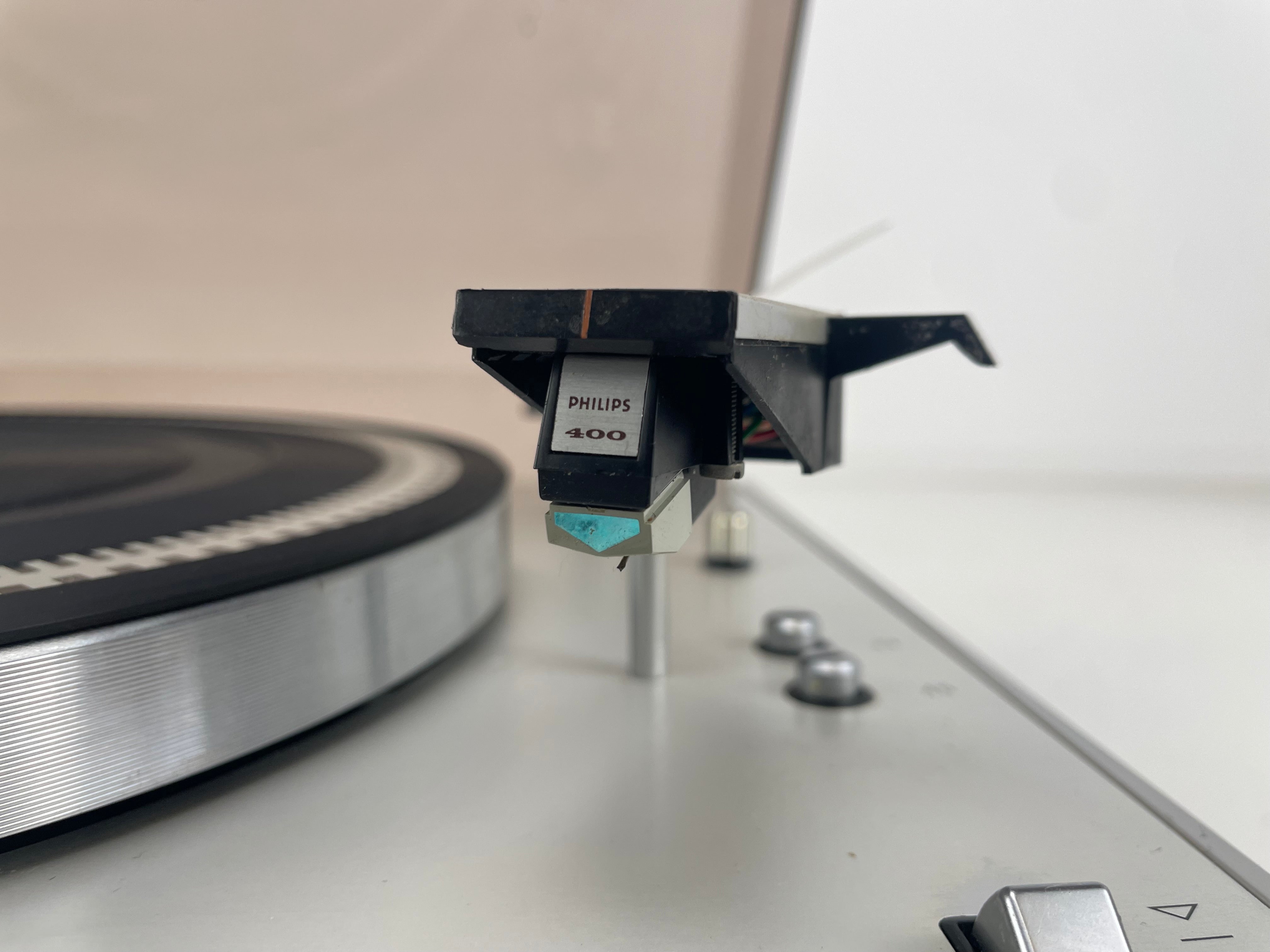 Philips - 212 - Belt-Drive - Turntable - Inc. GP400 Stylus