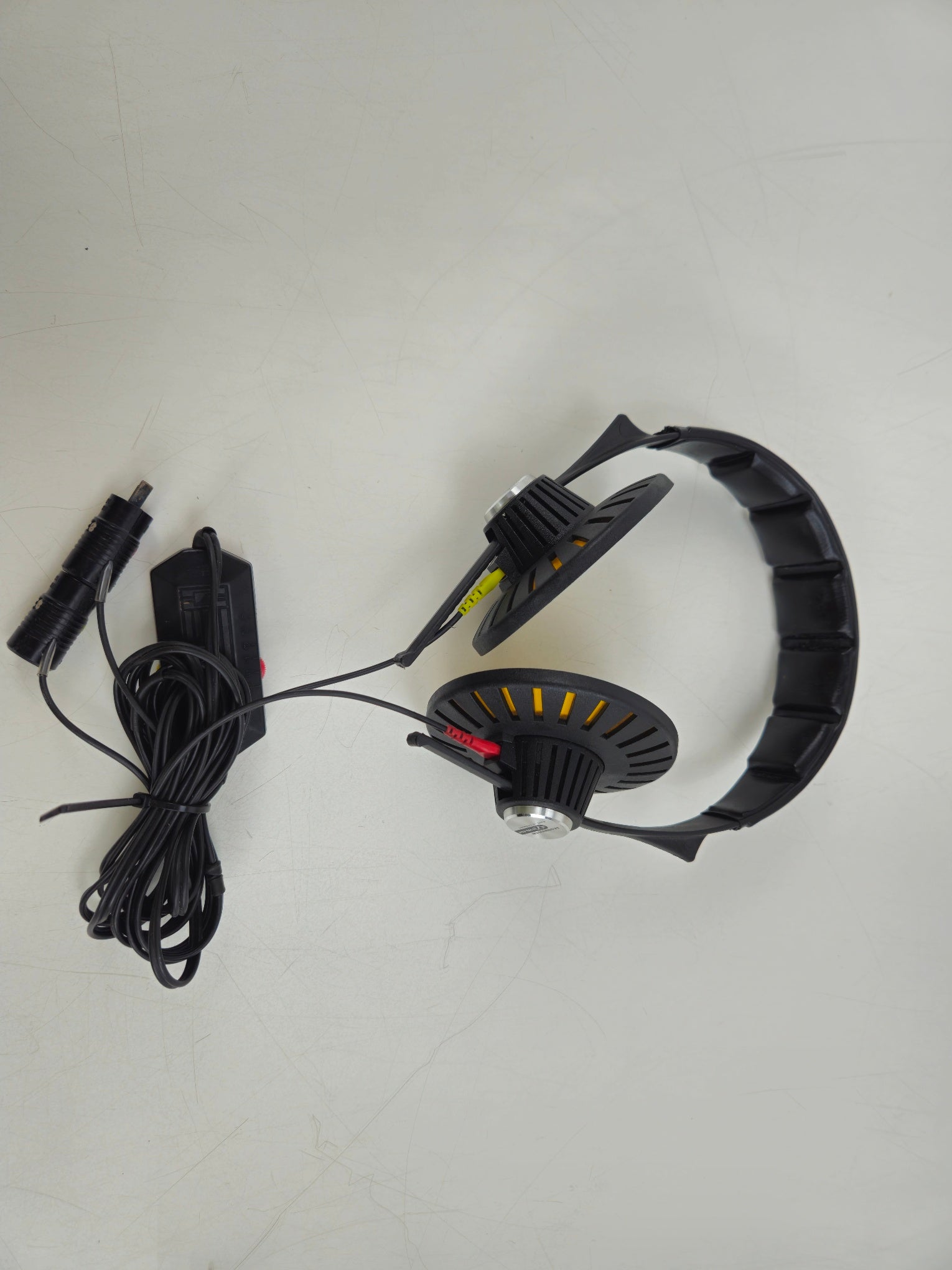 Sennheiser - HD 424 - Stereo Headphones
