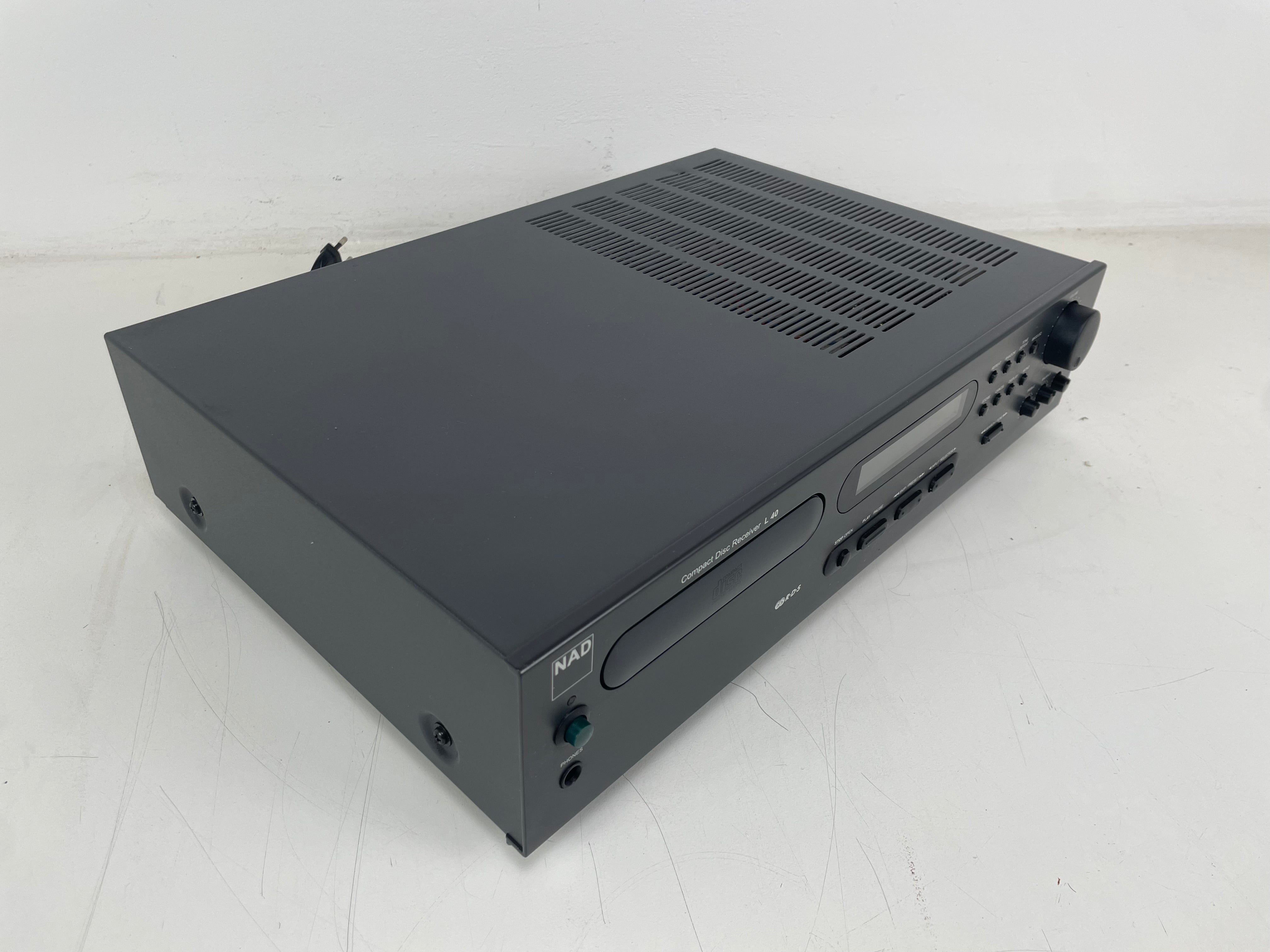 NAD - L40 - Compact Disc Receiver - Inc. Remote